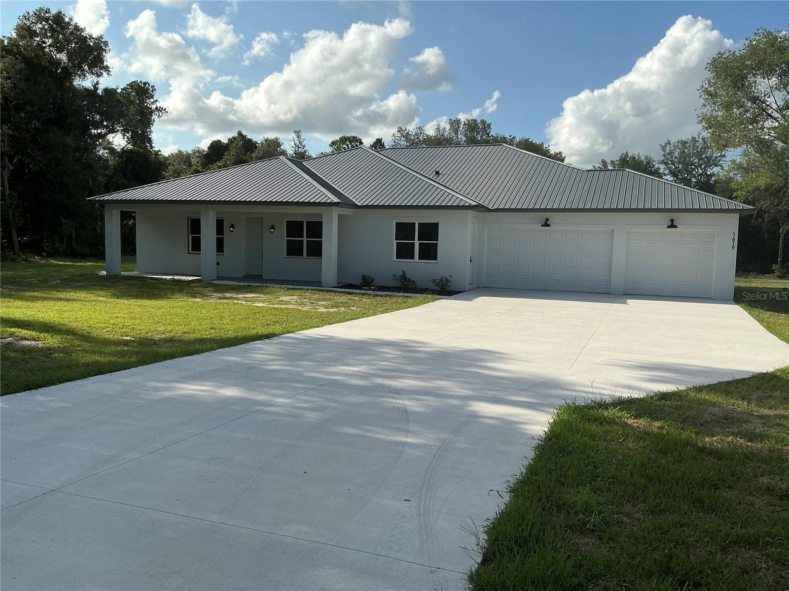 Massive 3 Car driveway - 1619 MAGNOLIA AVE, DELAND