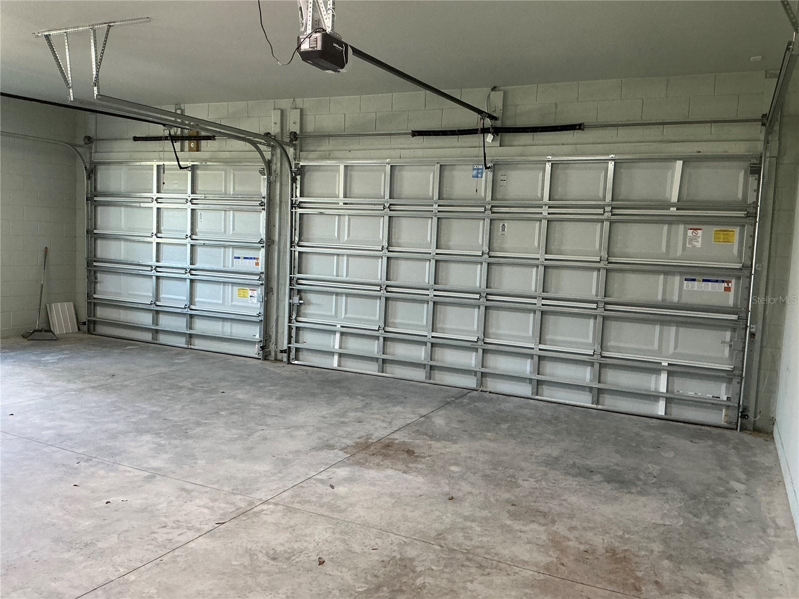 Over Sized 3 Car Garage - 1619 MAGNOLIA AVE, DELAND
