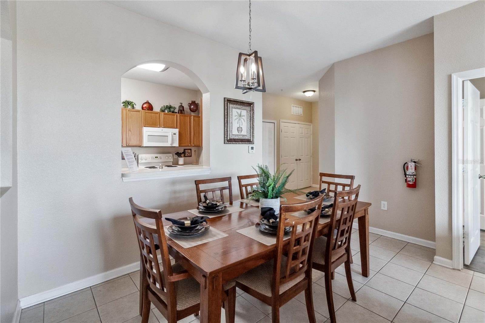 Dining Area. - 2821 E ALMATON LOOP #401, KISSIMMEE