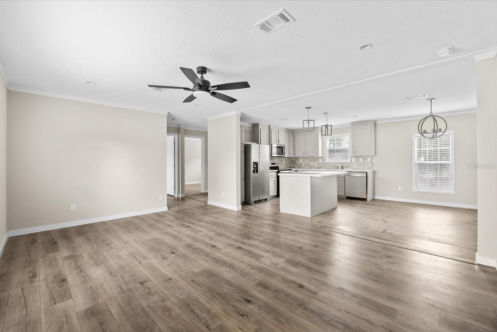 Manufactured Home at 16226 NW 254TH ST, OKEECHOBEE, photo 6 of 36