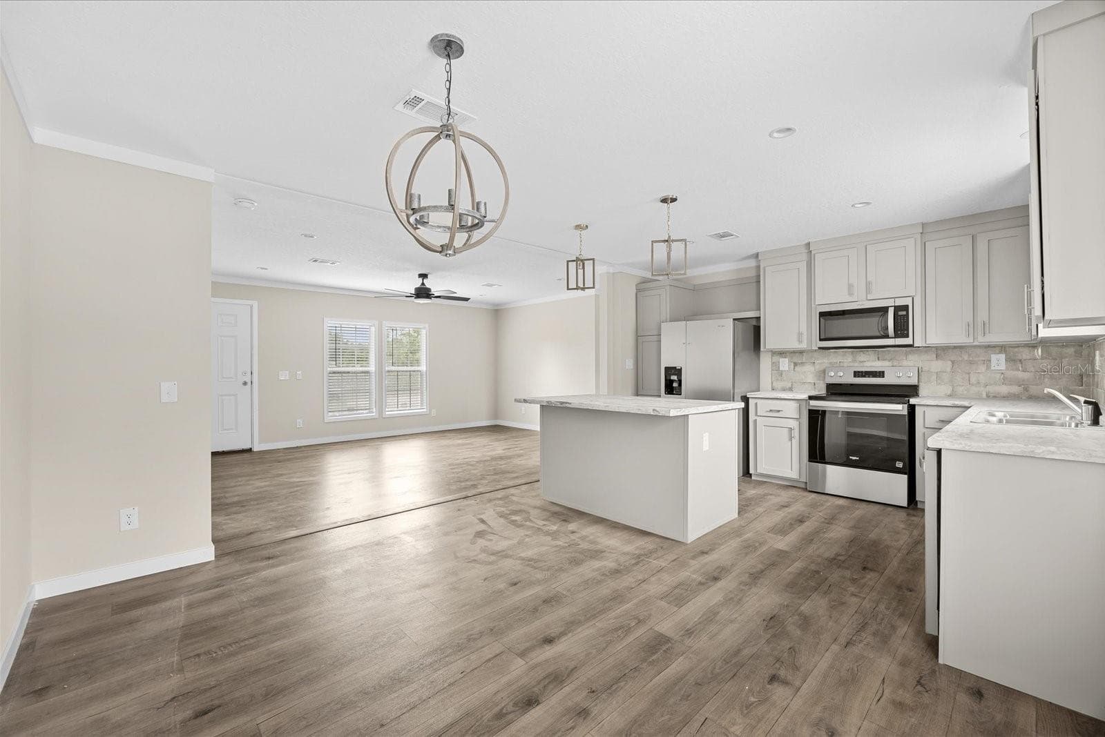 Manufactured Home at 16226 NW 254TH ST, OKEECHOBEE, photo 11 of 36