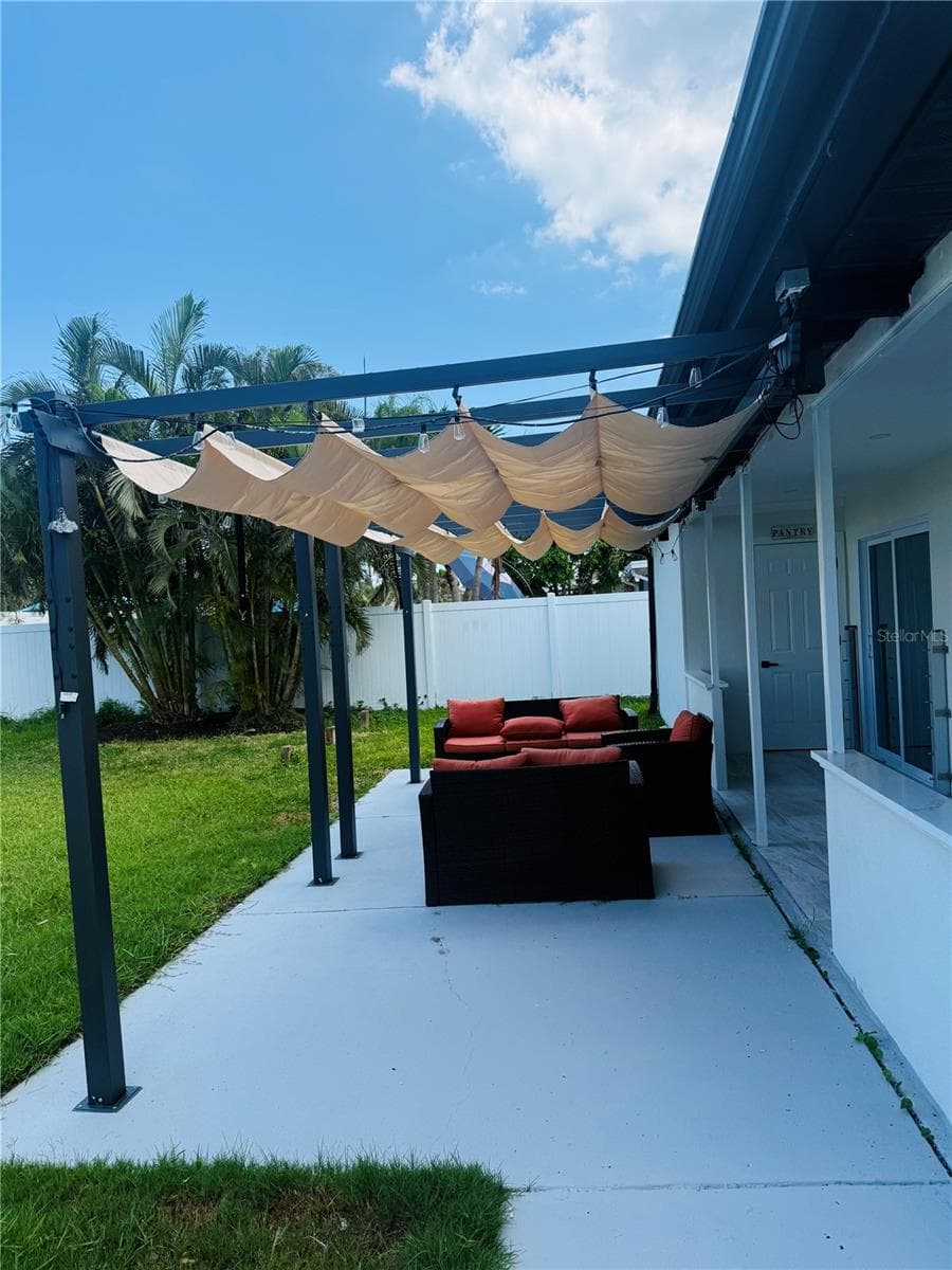 Single Family Residence at 1015 BOCA CIEGA ISLE DR, ST PETE BEACH, photo 43 of 51