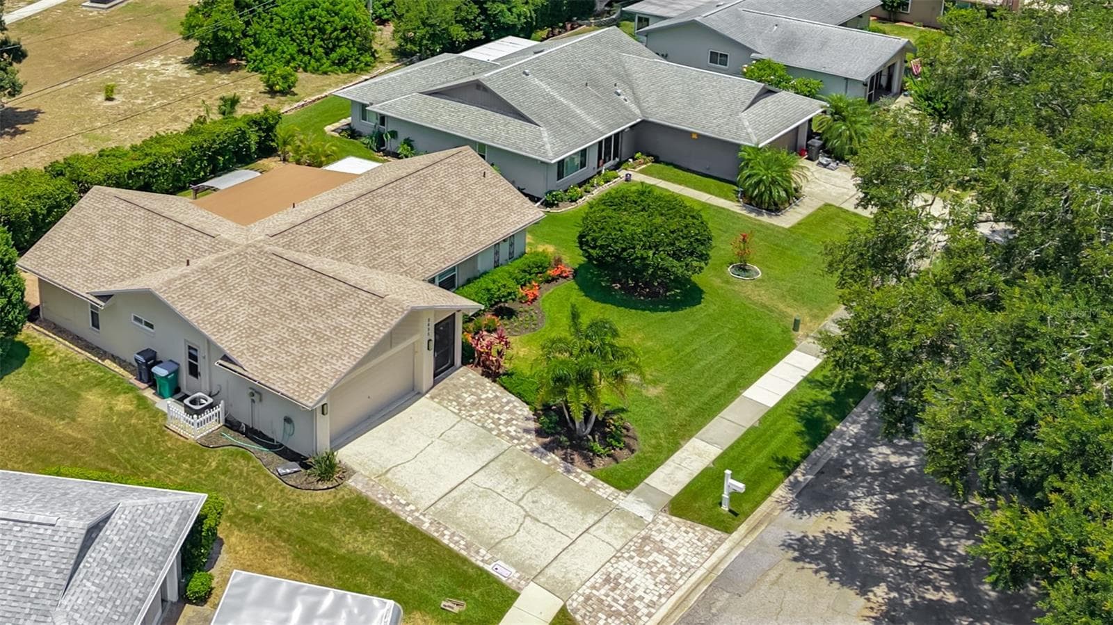 Florida Living - 2632 CAMILLE DR, PALM HARBOR