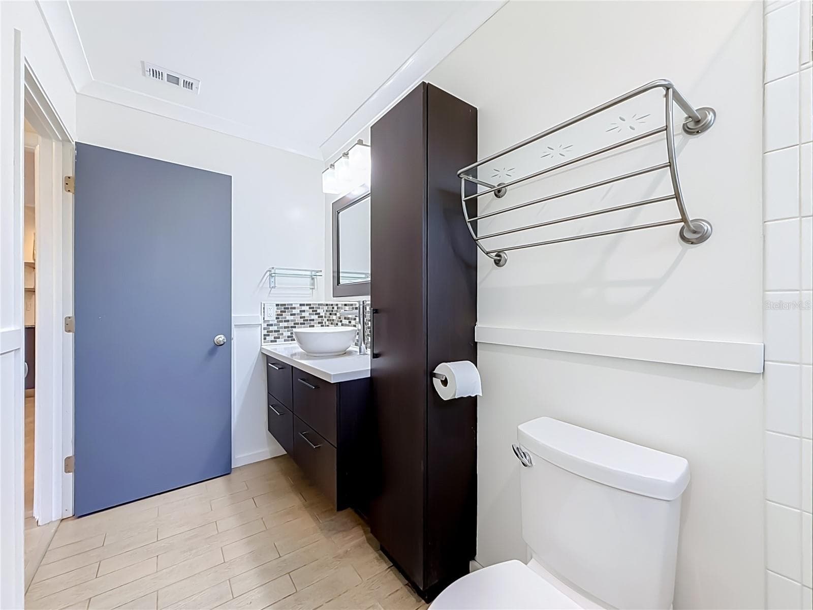 Guest Bath - 2632 CAMILLE DR, PALM HARBOR