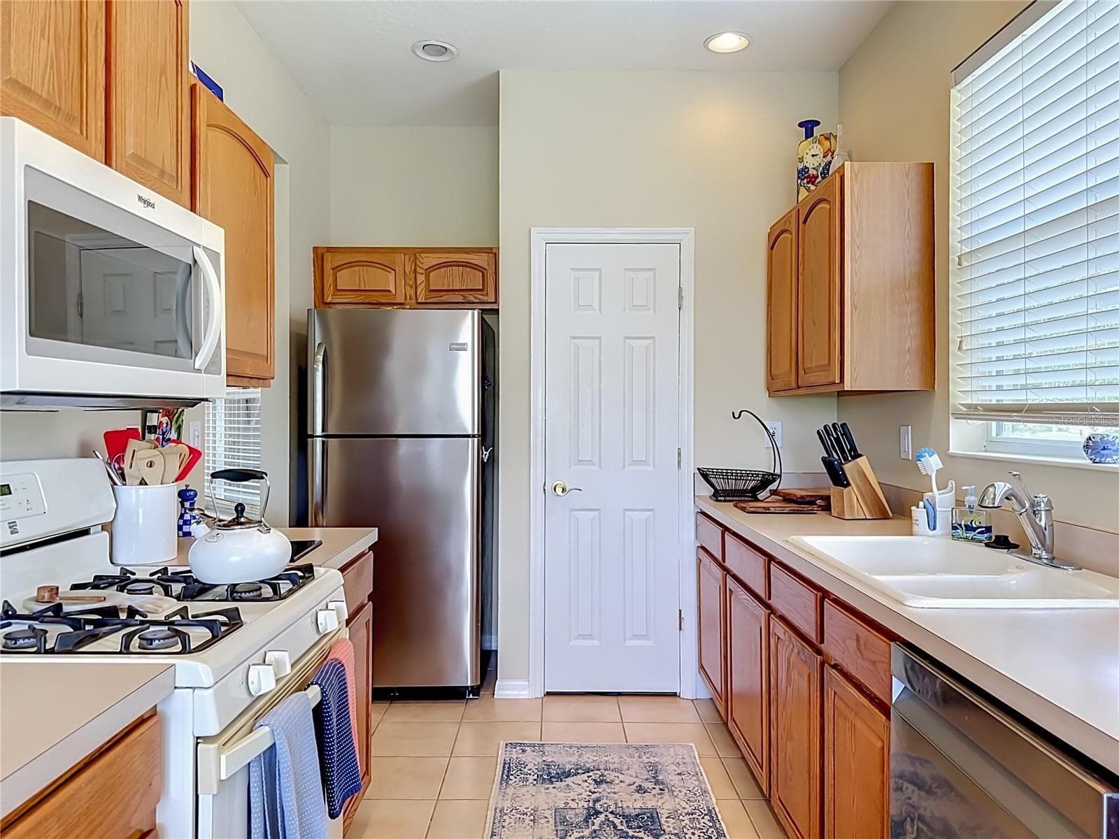 kitchen - 4346 KARIBA LAKE TER, SARASOTA