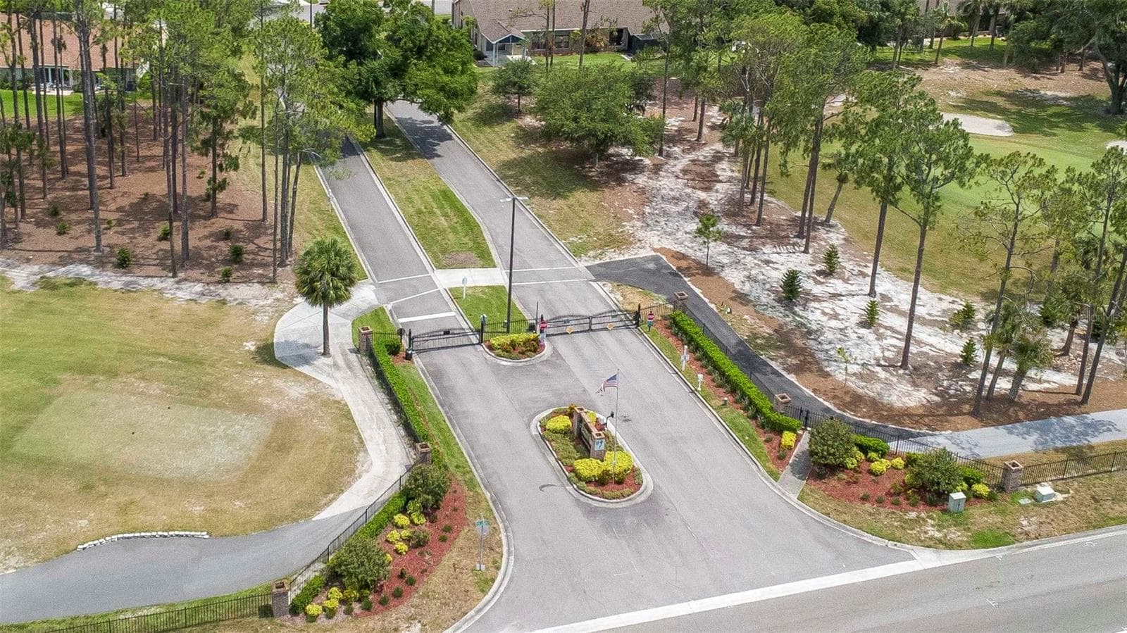 Golf Course Entrance - 10029 BROOKDALE DR, NEW PORT RICHEY