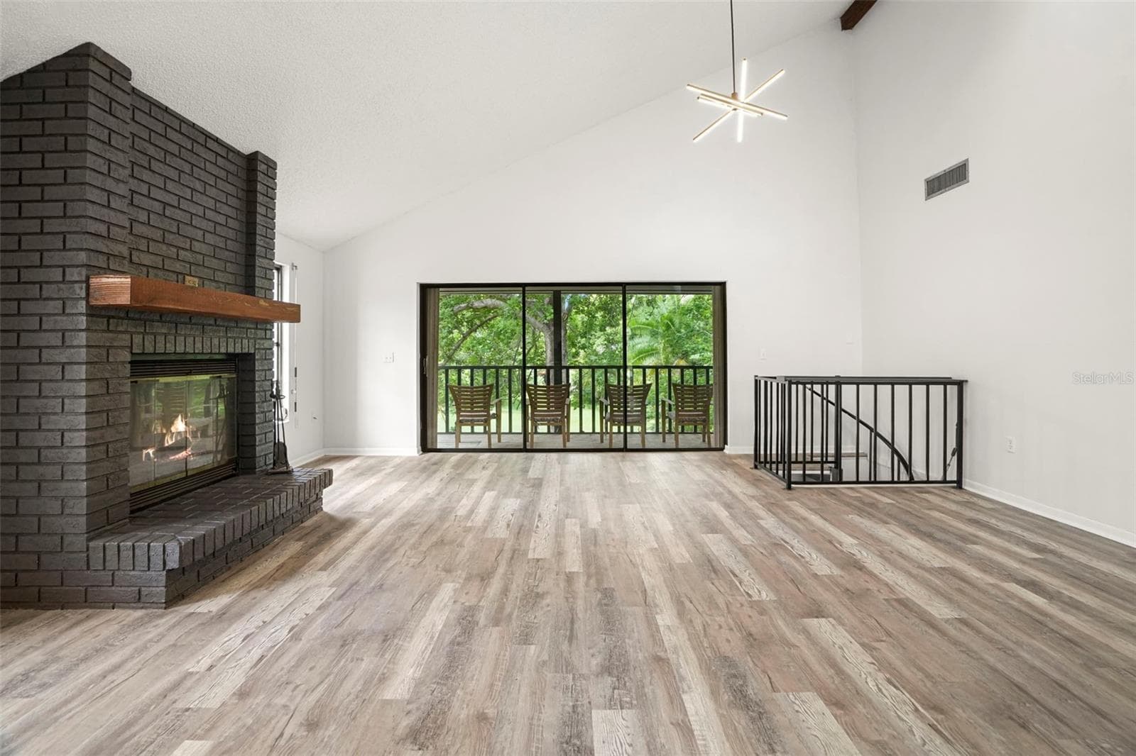 Single Family Residence at 210 EDGEWOOD AVE, CLEARWATER, photo 11 of 53