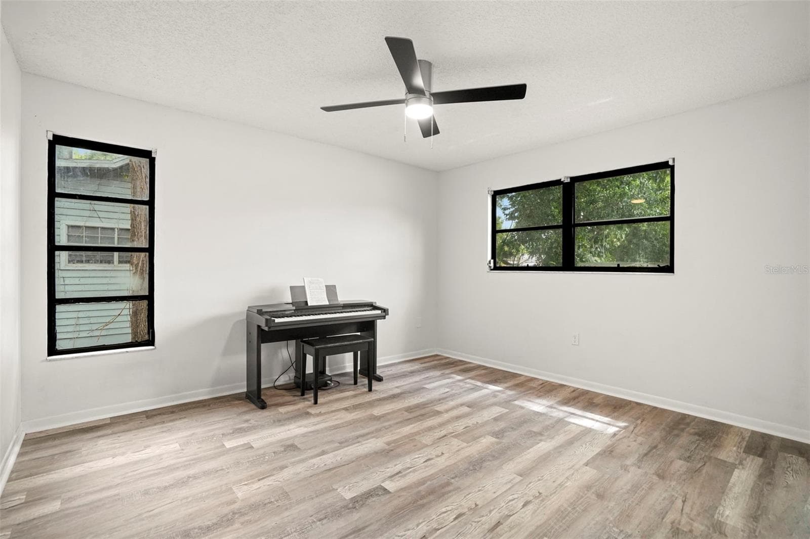 Single Family Residence at 210 EDGEWOOD AVE, CLEARWATER, photo 21 of 53