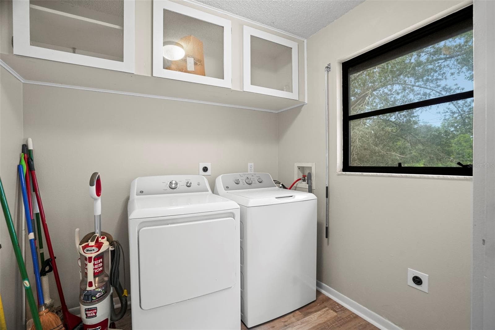 Single Family Residence at 210 EDGEWOOD AVE, CLEARWATER, photo 37 of 53
