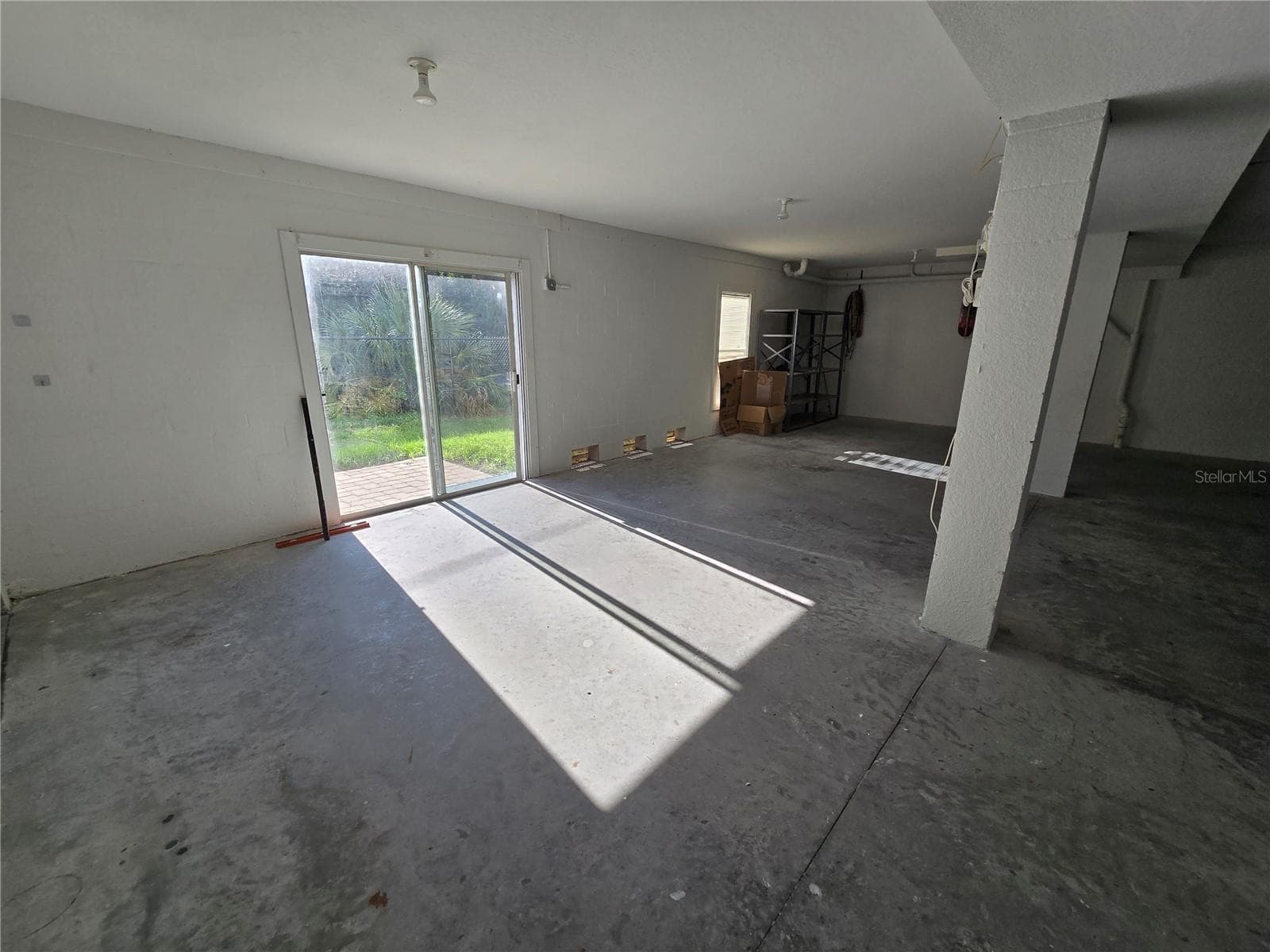 Huge garage! - 7644 SAILWINDS PASS, PORT RICHEY
