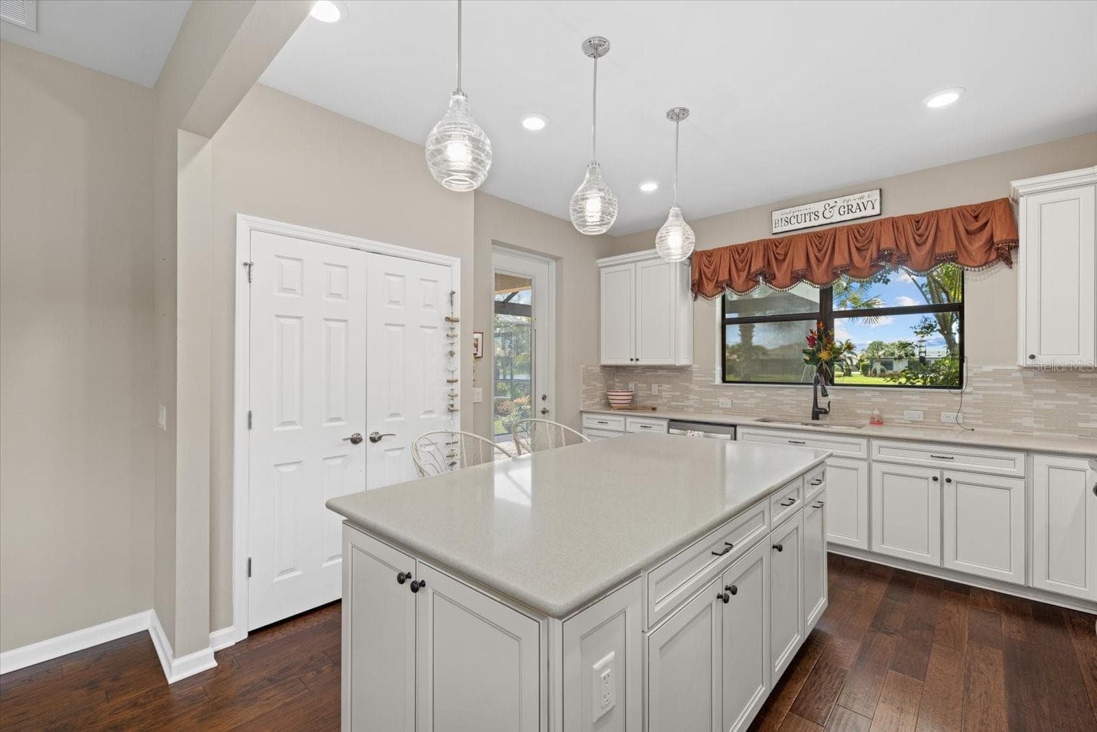 Single Family Residence at 17011 HAMPTON FALLS TER, LAKEWOOD RANCH, photo 15 of 55
