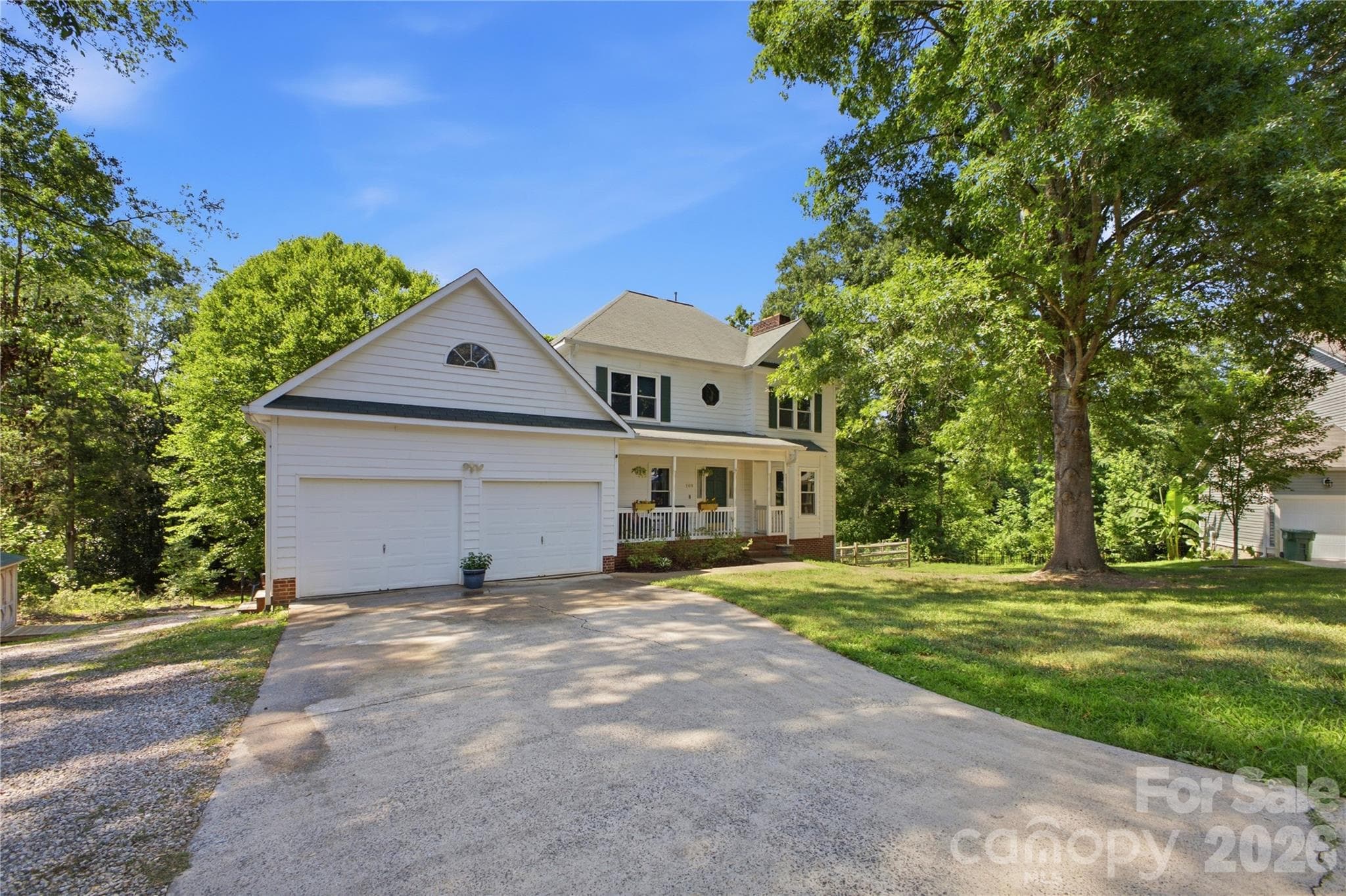 Single Family Residence at 109 Elk Court, Mount Holly, photo 3 of 44