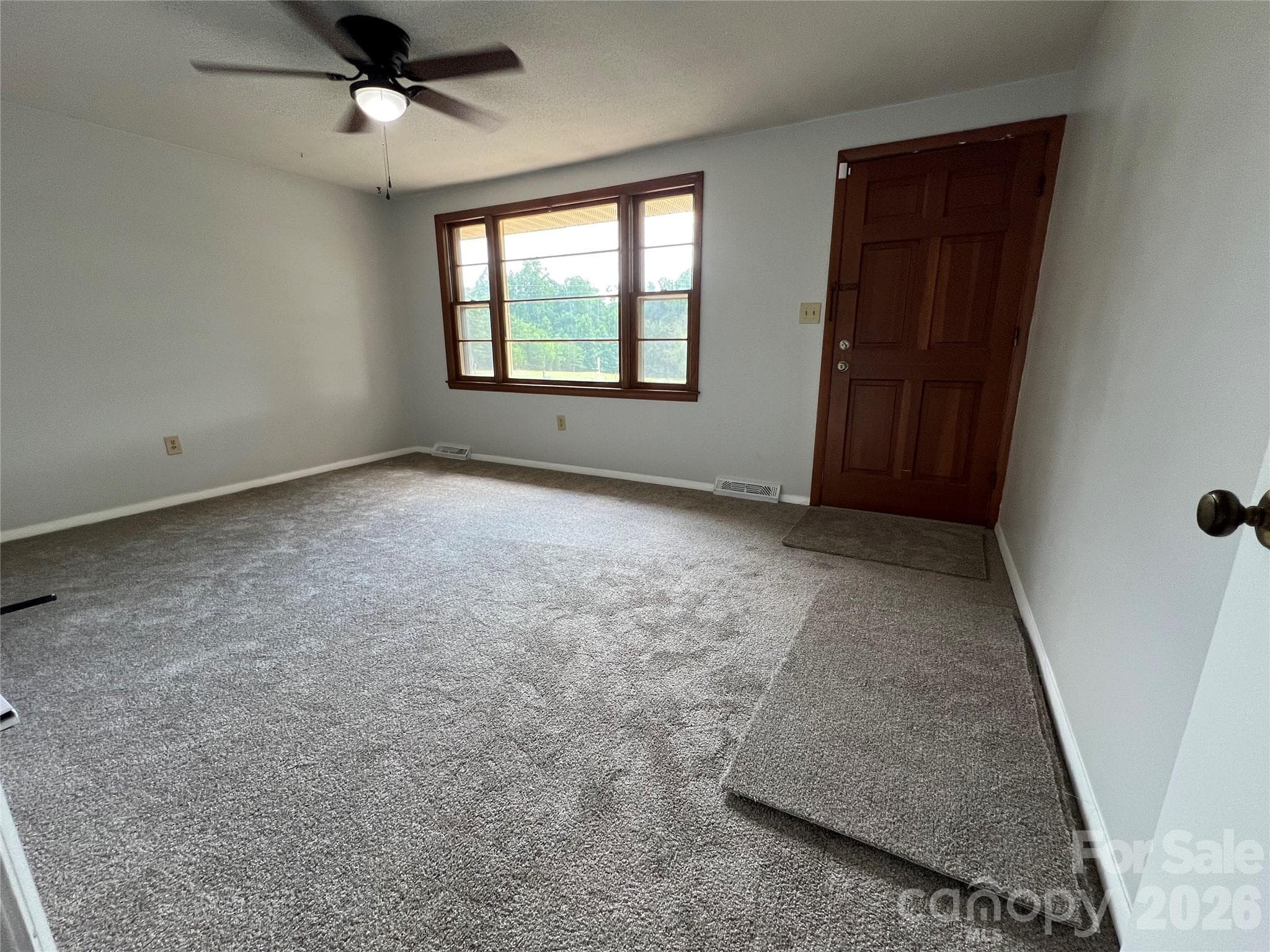 Living room - 649 Pine Street Extension, Forest City