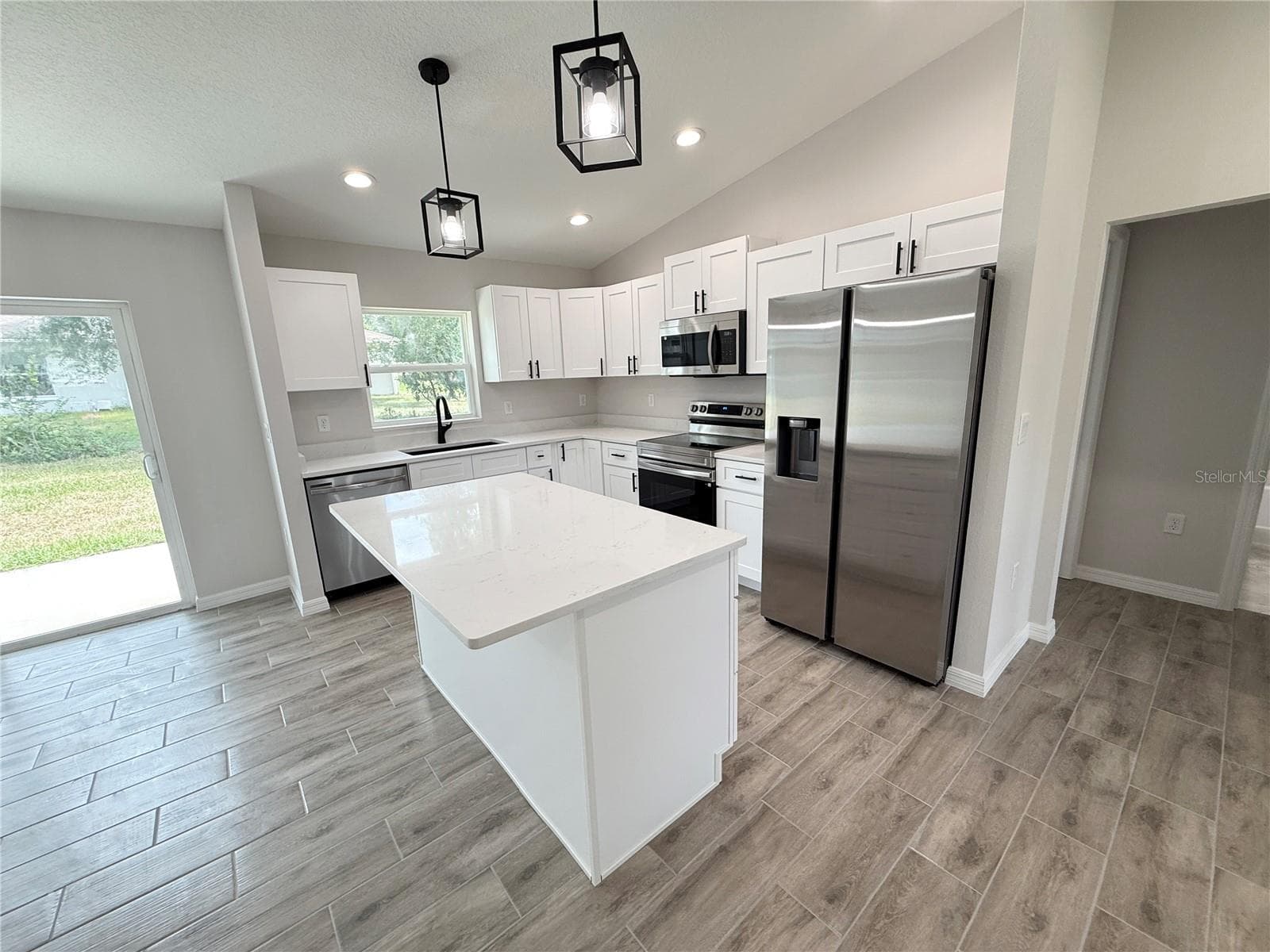 kitchen island 2 - 5687 NW 57TH ST, OCALA