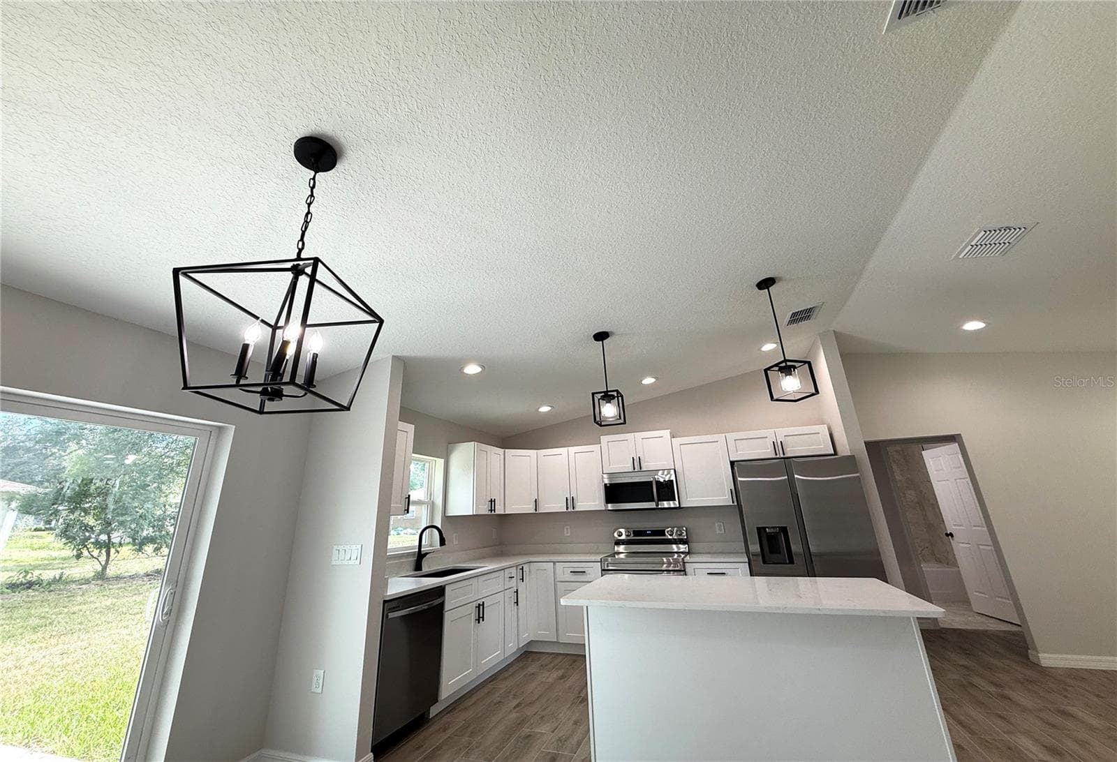 dining open - 5687 NW 57TH ST, OCALA