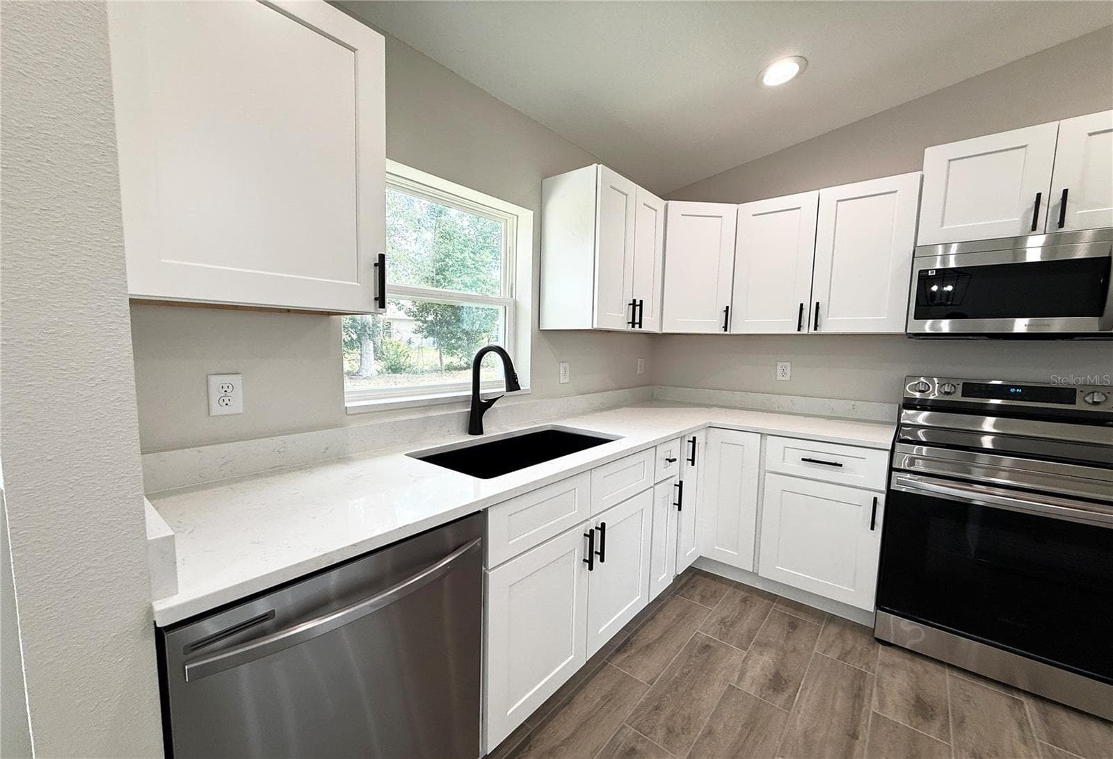 kitchen - 5687 NW 57TH ST, OCALA
