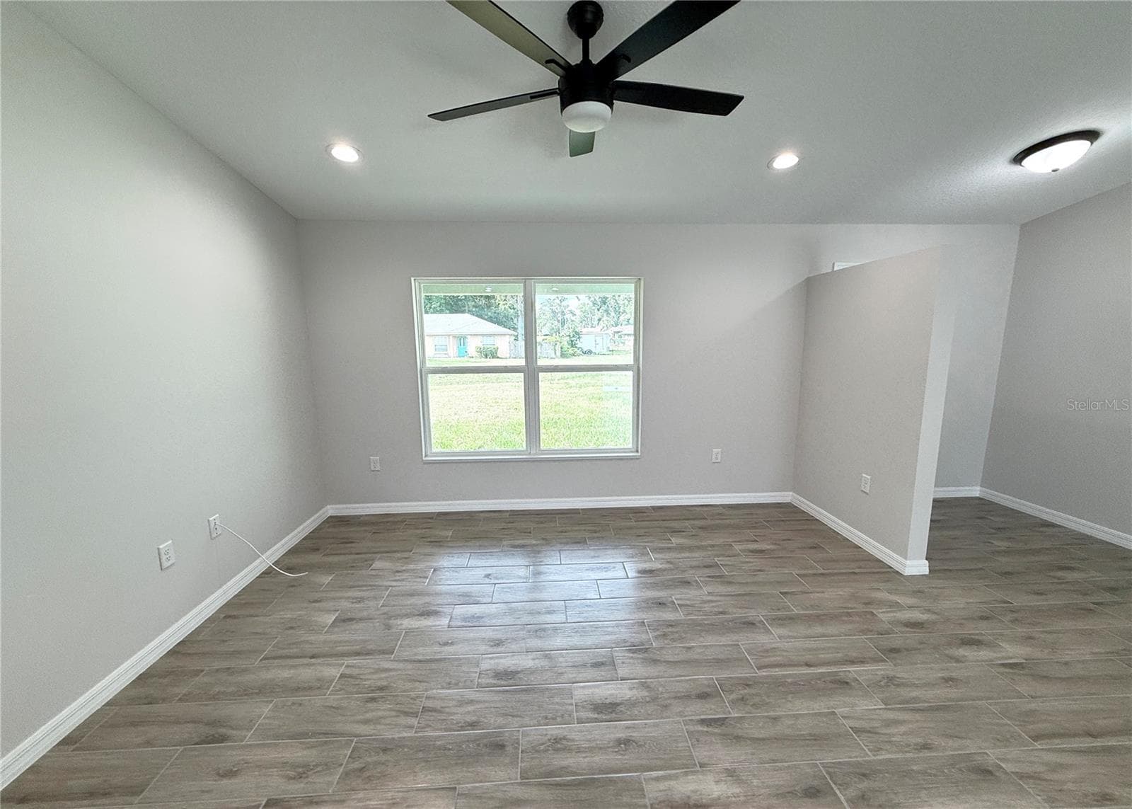 living room - 5687 NW 57TH ST, OCALA