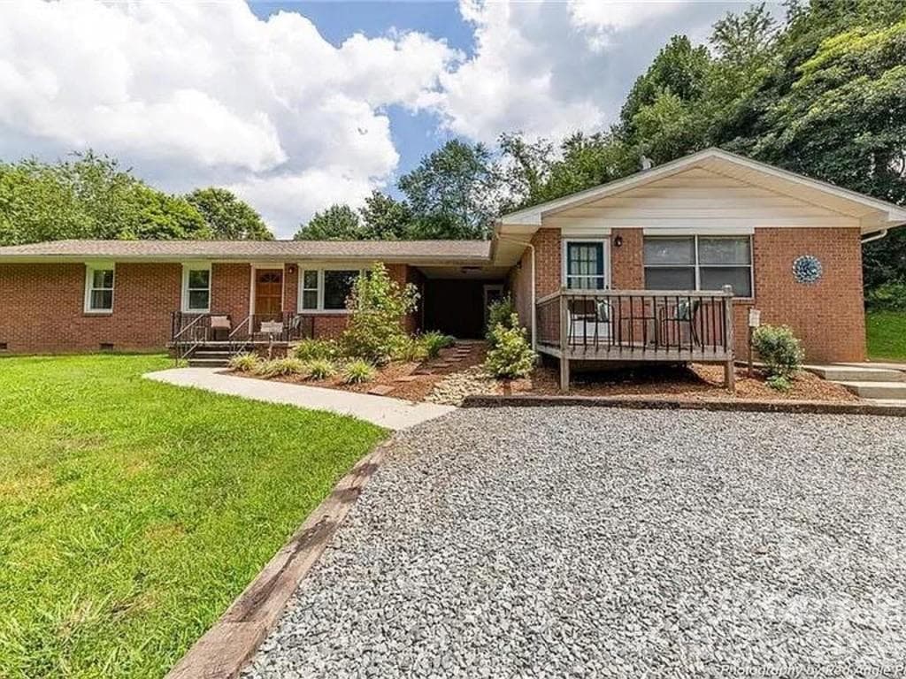 96 Rolling Hills Road