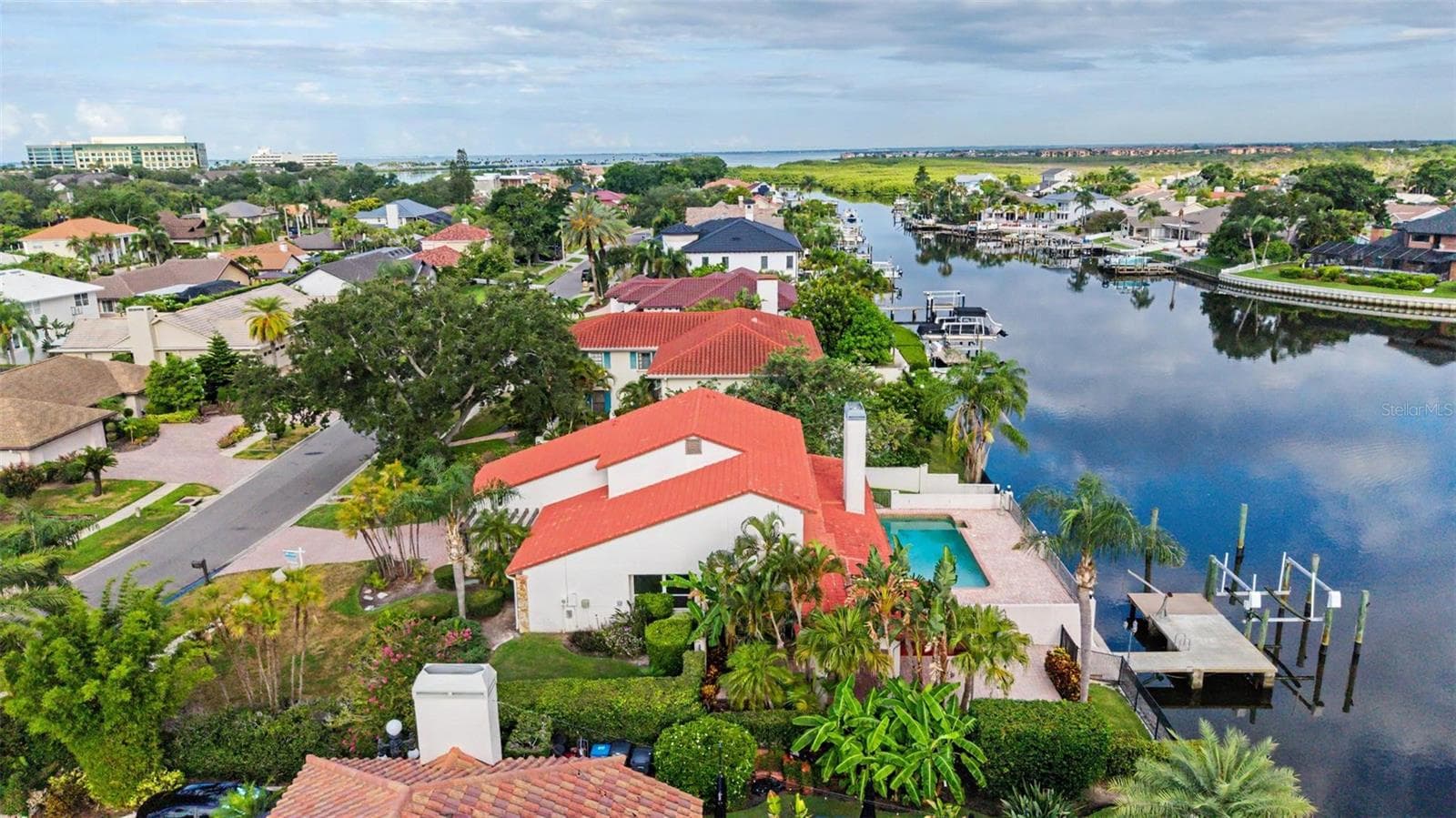 Single Family Residence at 7011 PELICAN ISLAND DR, TAMPA, photo 5 of 78