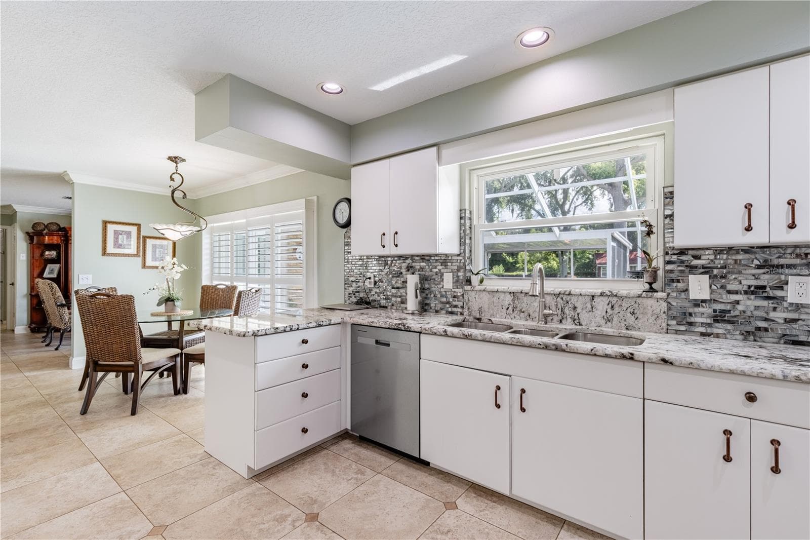 Single Family Residence at 32834 LAKESHORE DR, TAVARES, photo 57 of 86