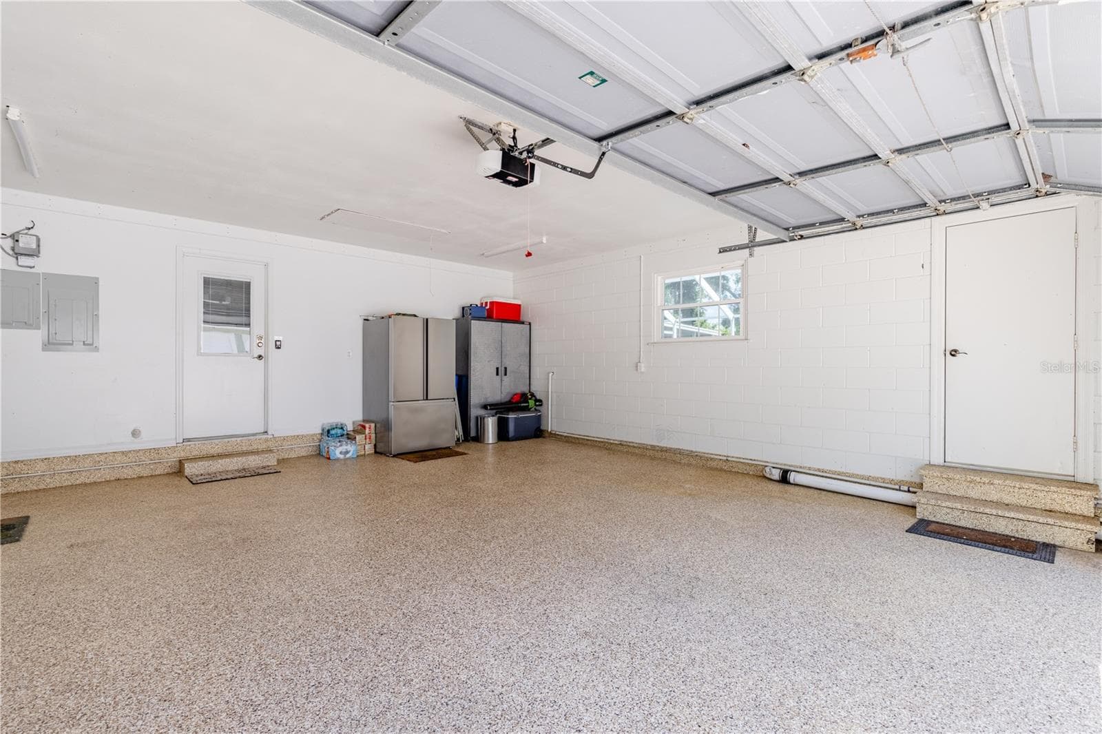 Attached Garage - 32834 LAKESHORE DR, TAVARES