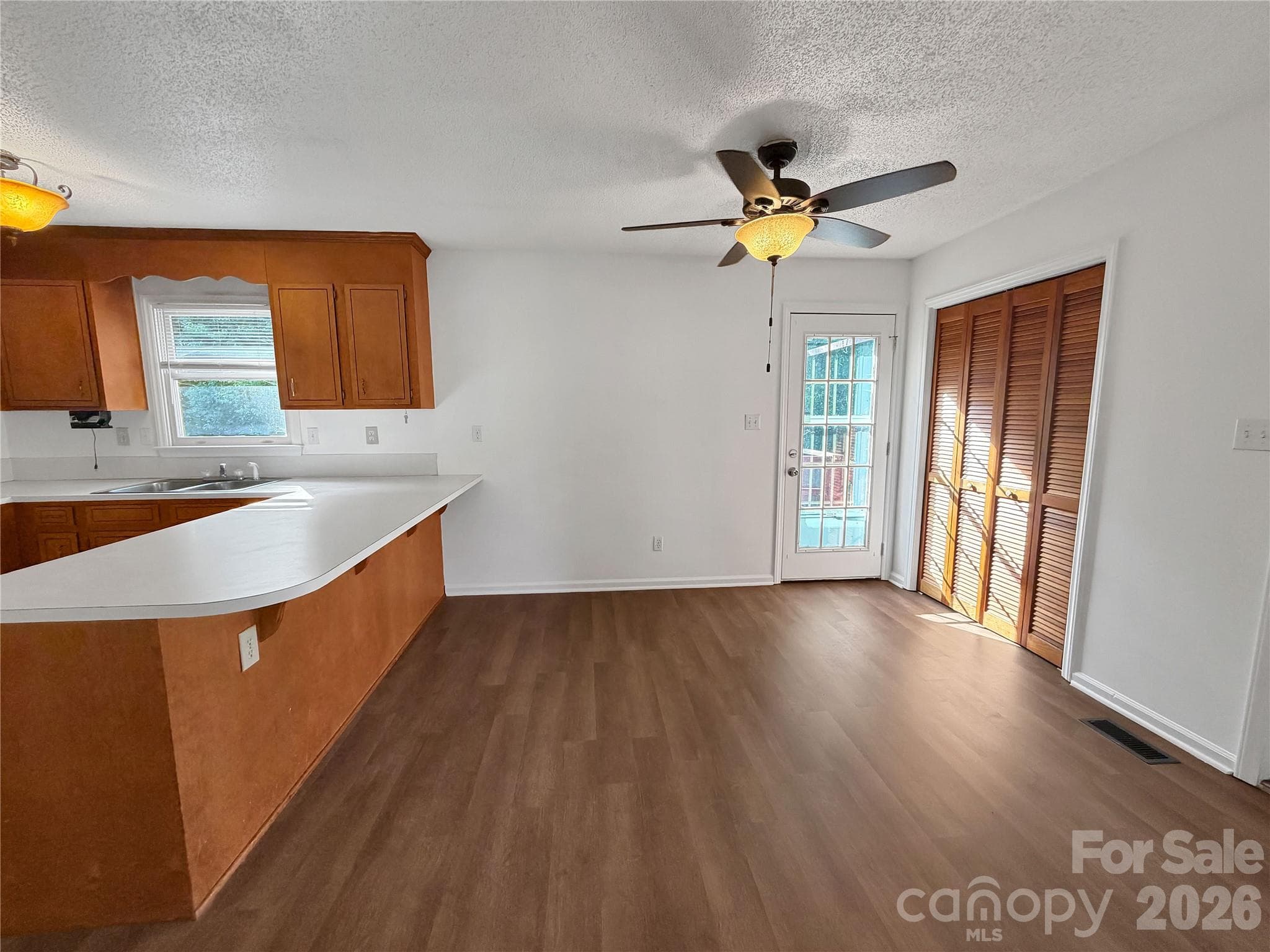 Single Family Residence at 315 Southglenn Drive, Shelby, photo 7 of 24