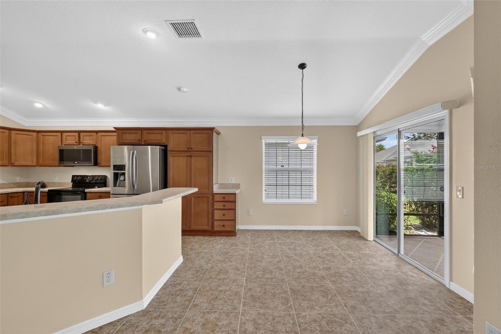 Kitchen and Dinette - 791 ENISGROVE WAY, THE VILLAGES