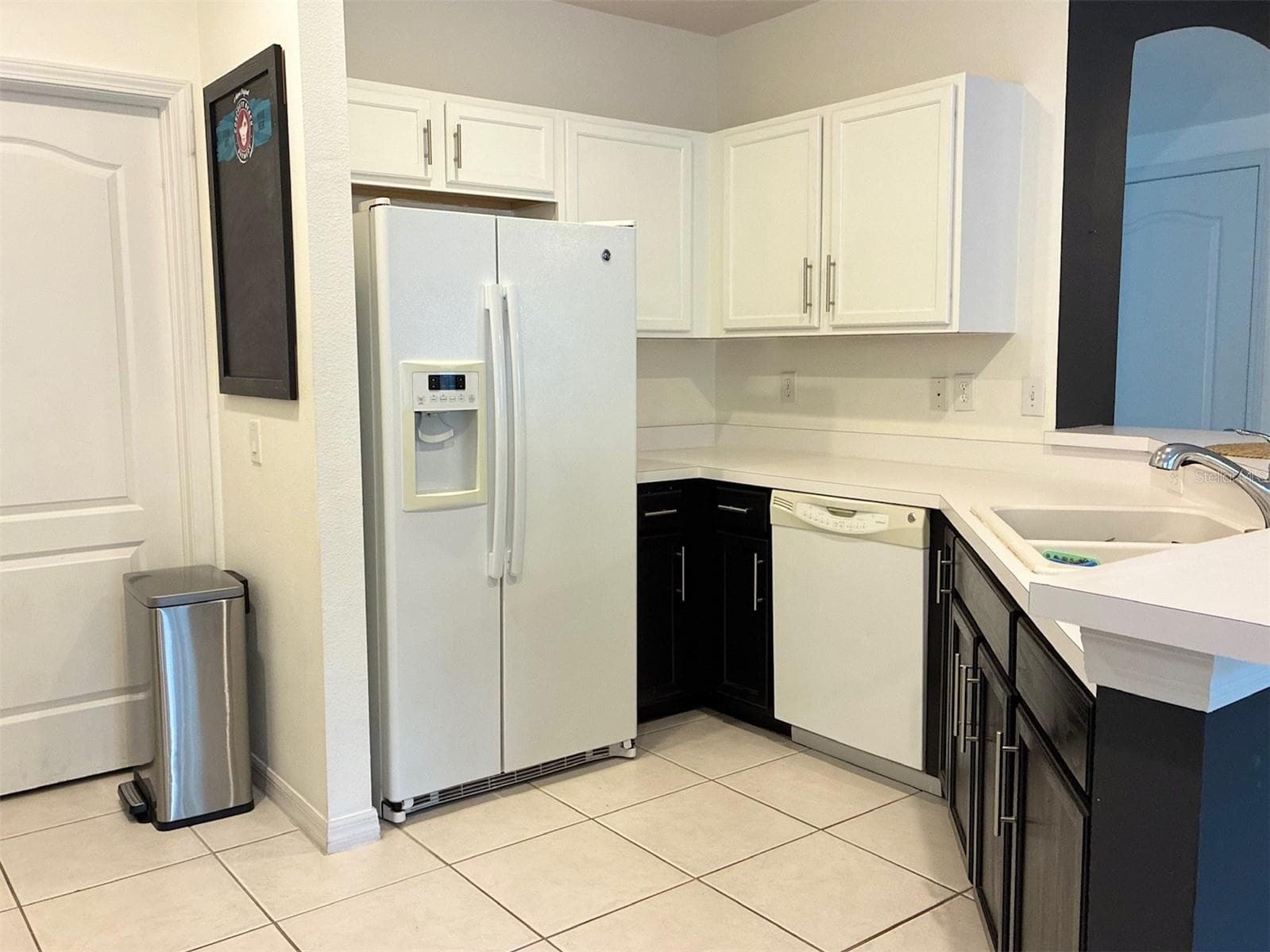door access to laundry and garage - 8026 CARRIAGE POINTE DRIVE, GIBSONTON