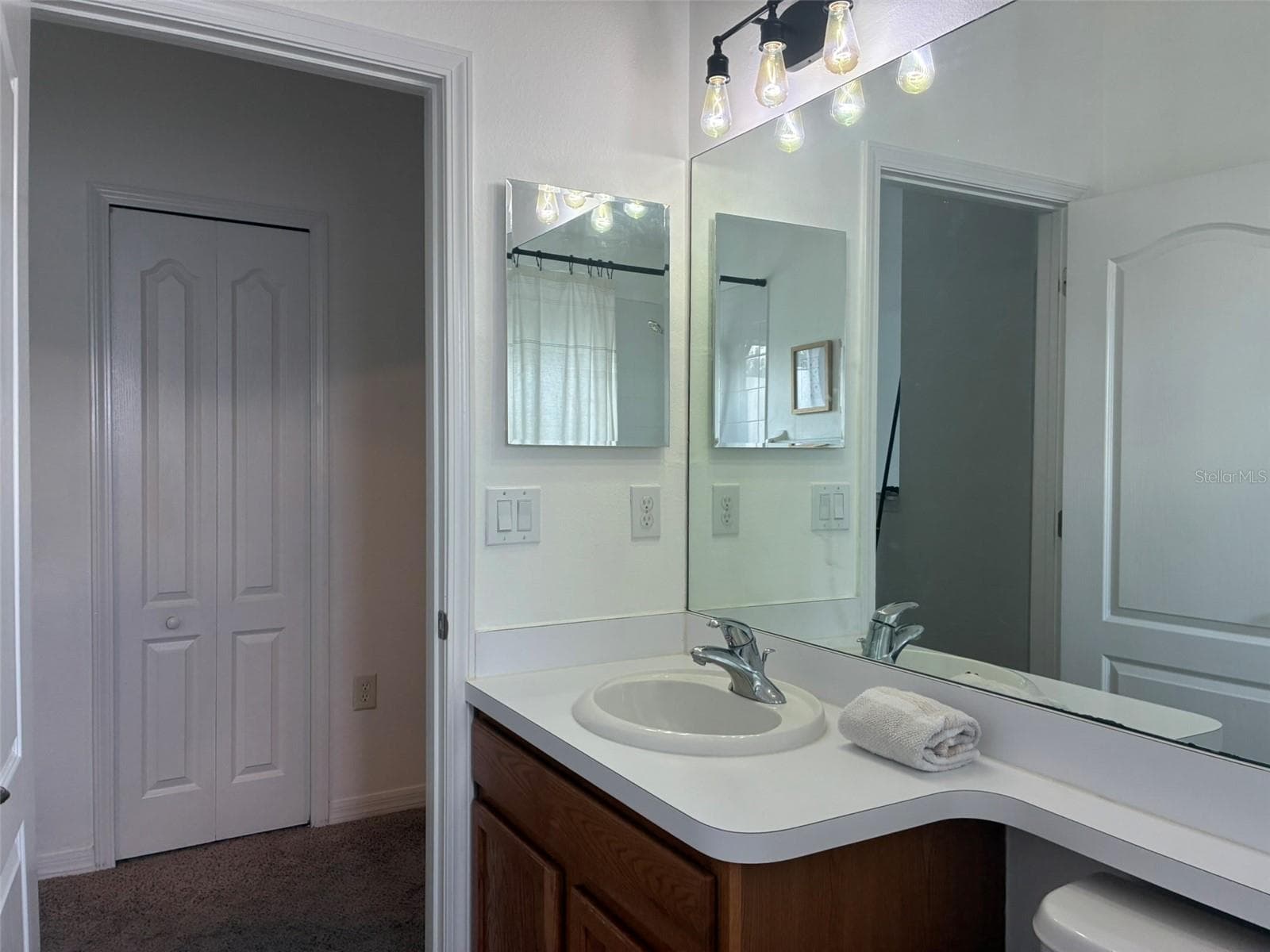 linen closet - 8026 CARRIAGE POINTE DRIVE, GIBSONTON
