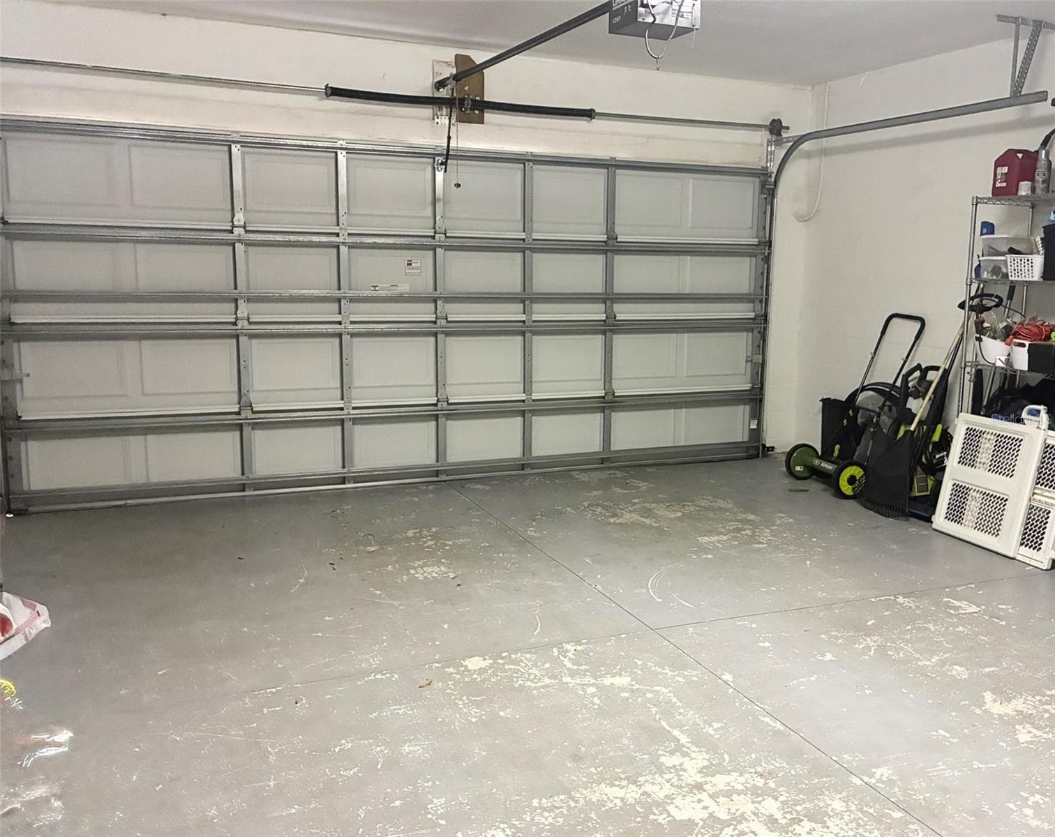 two car garage - 8026 CARRIAGE POINTE DRIVE, GIBSONTON