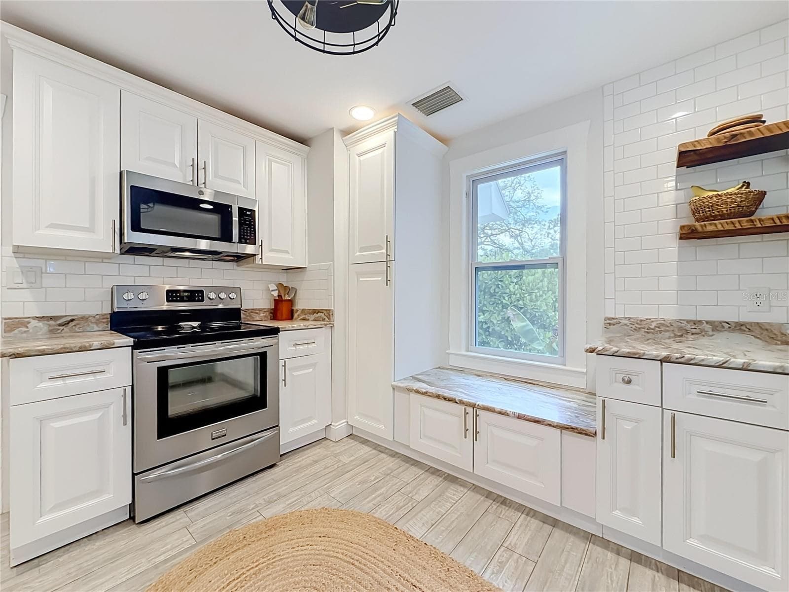 Single Family Residence at 675 S VINCENT ST, CRYSTAL BEACH, photo 13 of 46