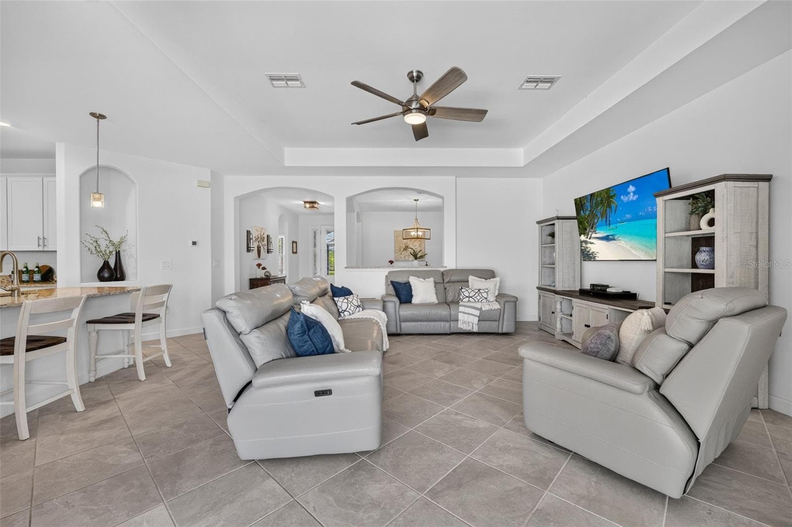 Single Family Residence at 4881 SEAFOAM TRL, LAKEWOOD RANCH, photo 11 of 68