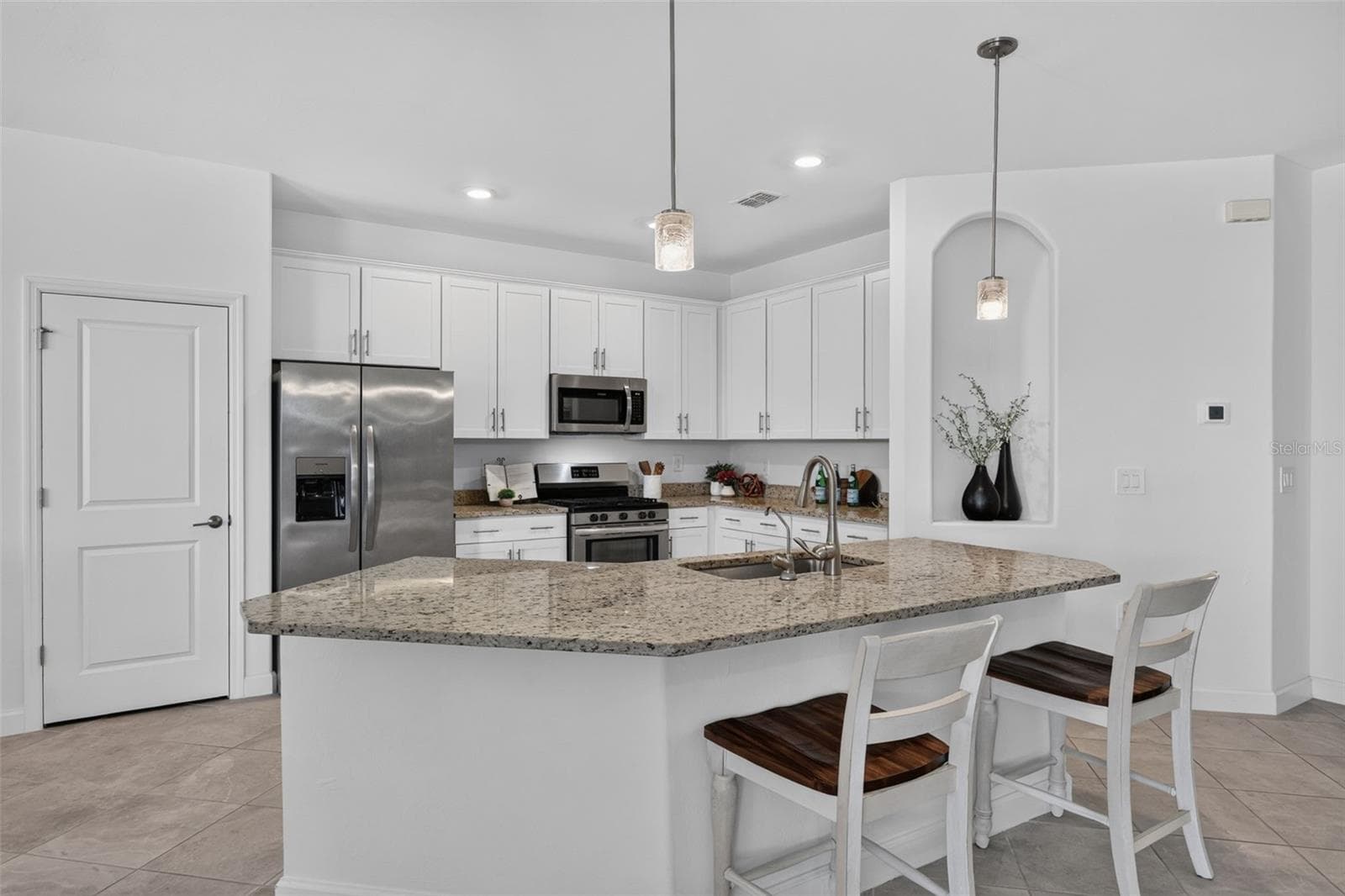 Single Family Residence at 4881 SEAFOAM TRL, LAKEWOOD RANCH, photo 14 of 68