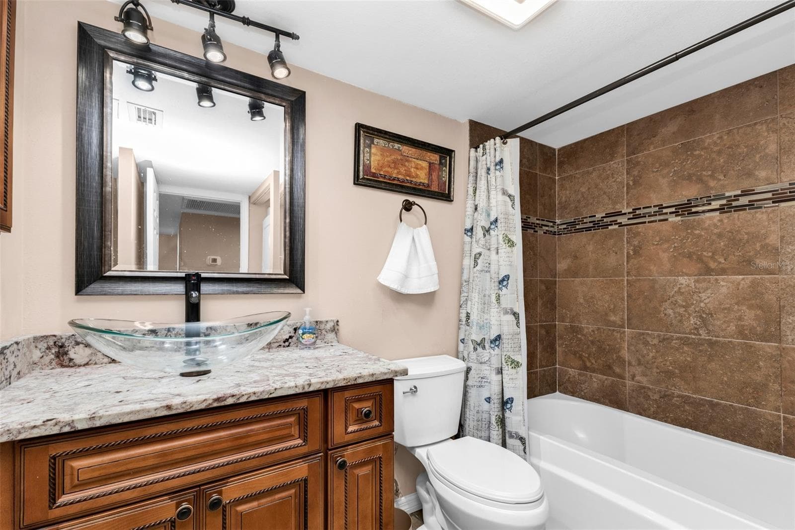 Condominium at 9050 MIDNIGHT PASS RD #1, SARASOTA, photo 13 of 43