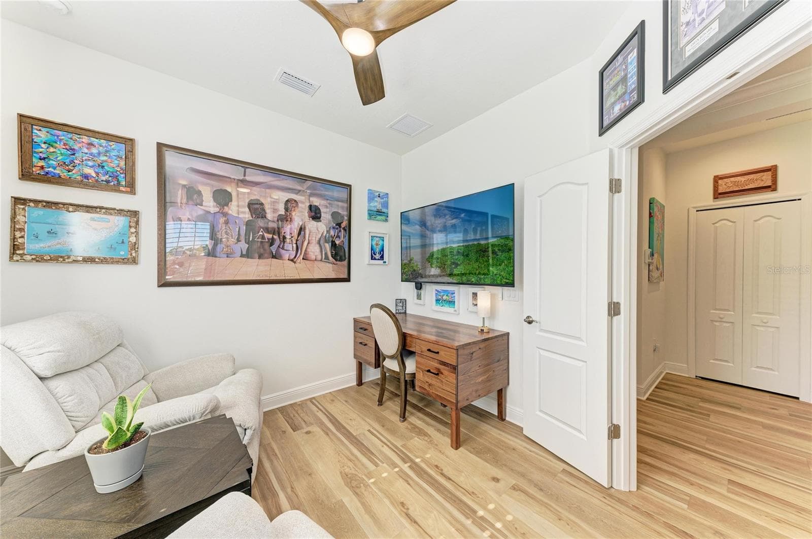 Single Family Residence at 9920 CRYSTAL ISLE CIR, SARASOTA, photo 11 of 92