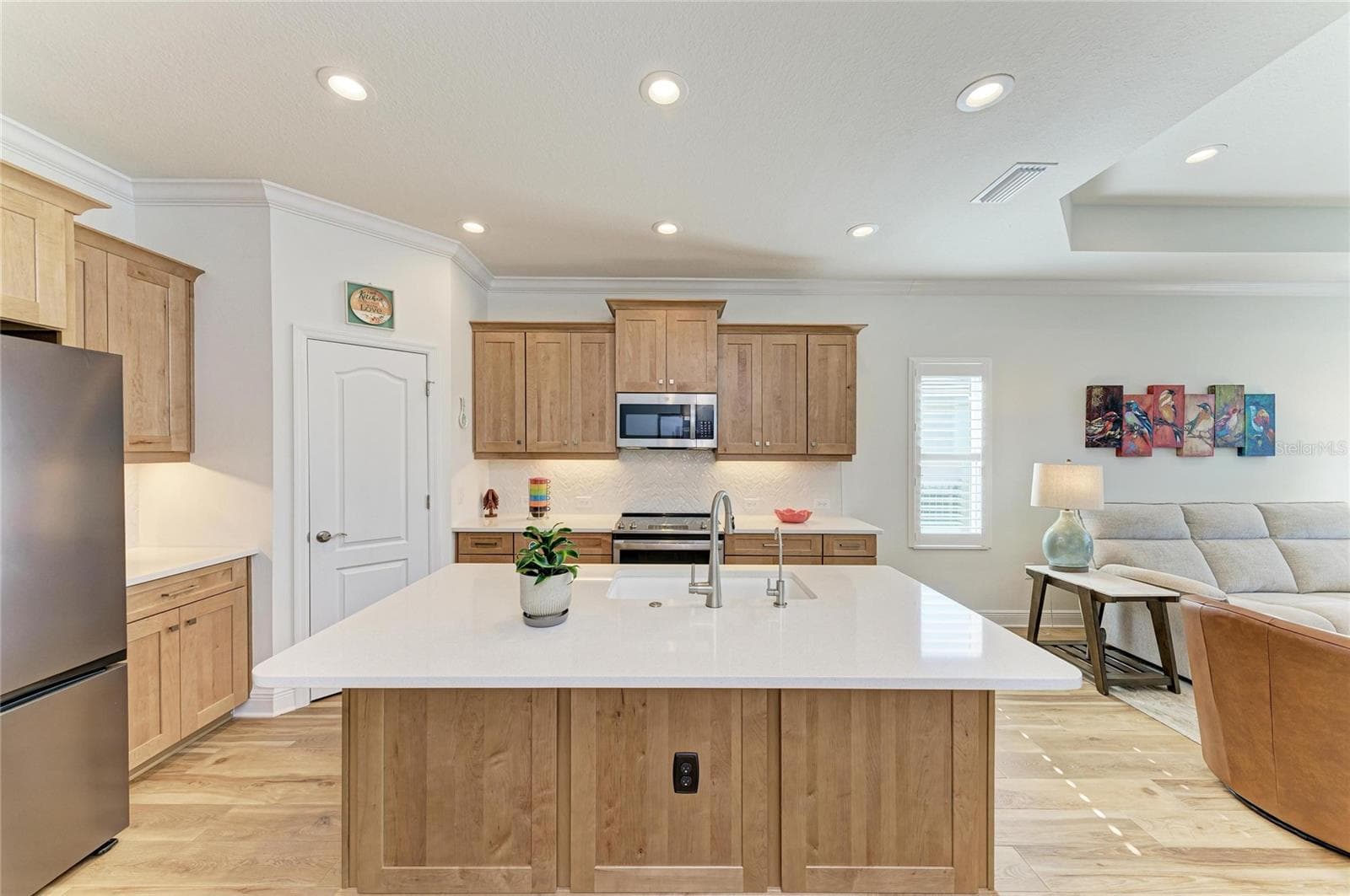Single Family Residence at 9920 CRYSTAL ISLE CIR, SARASOTA, photo 15 of 92
