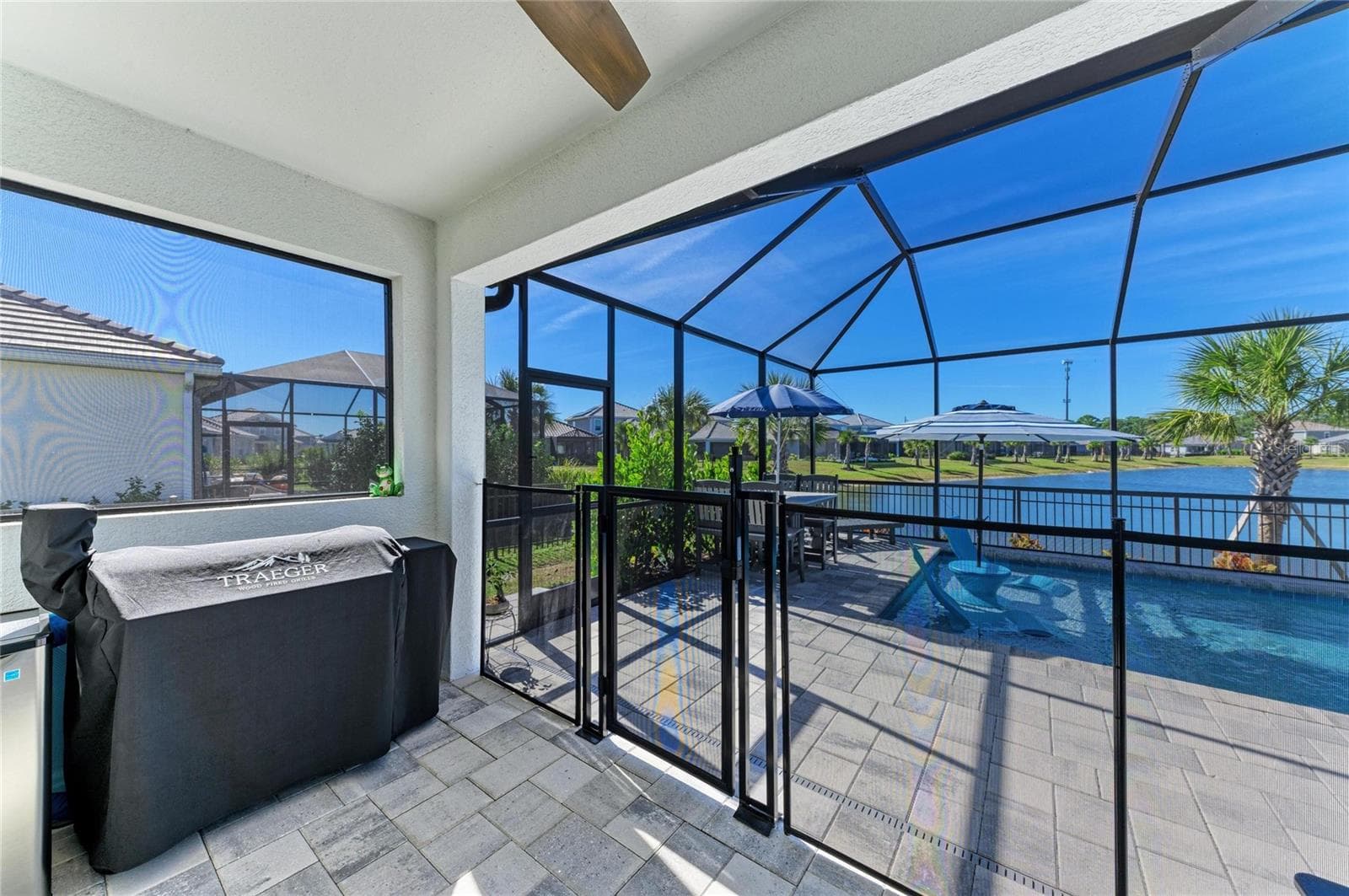 Single Family Residence at 9920 CRYSTAL ISLE CIR, SARASOTA, photo 32 of 92