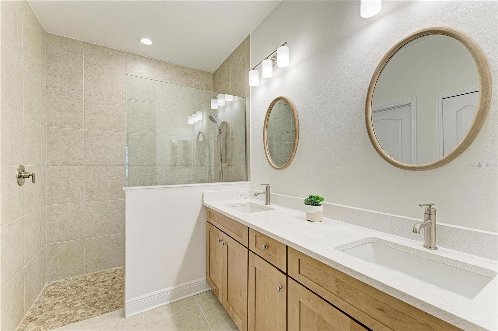 Single Family Residence at 9920 CRYSTAL ISLE CIR, SARASOTA, photo 43 of 92