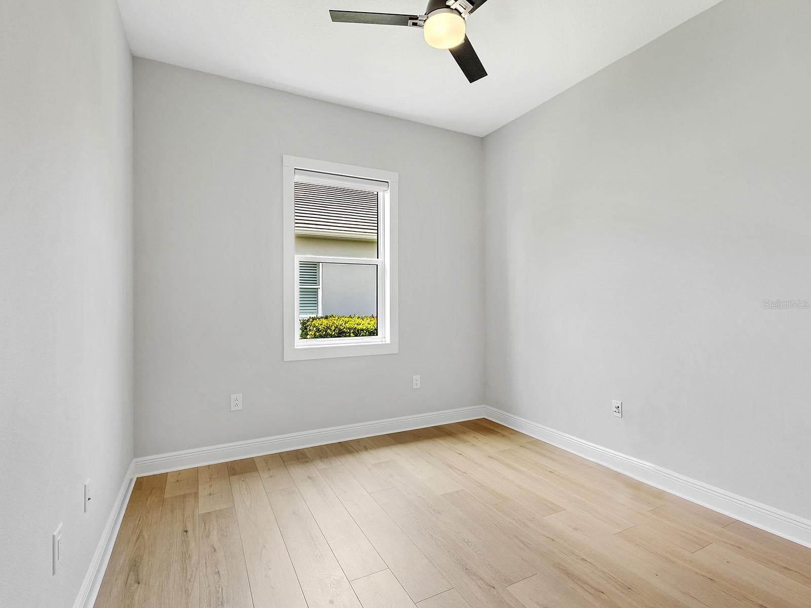 Single Family Residence at 8282 GRANDE SHORES DR, SARASOTA, photo 34 of 87