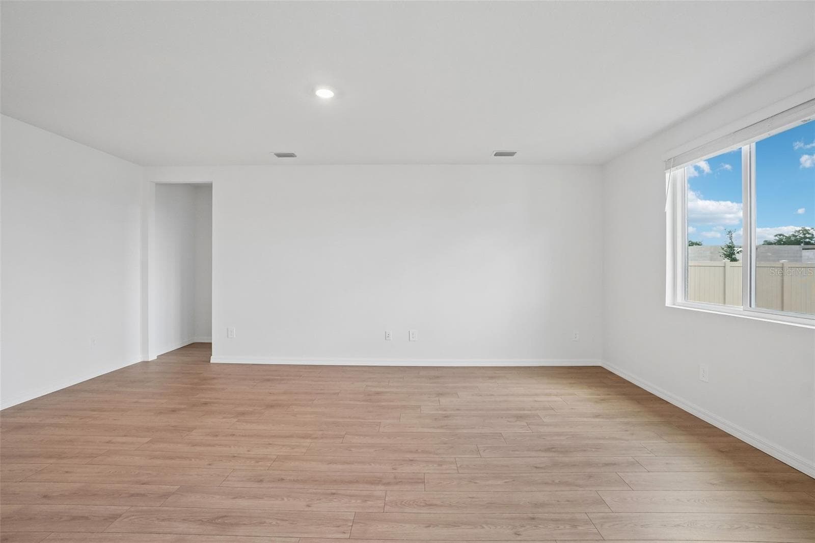 Single Family Residence at 13696 UMBER FOREST ST, HUDSON, photo 11 of 39