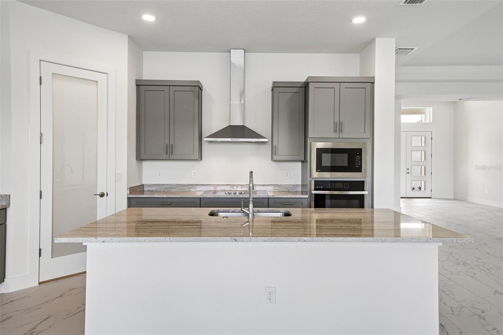 Single Family Residence at 8255 GOLDEN BEACH CT, PARRISH, photo 17 of 39