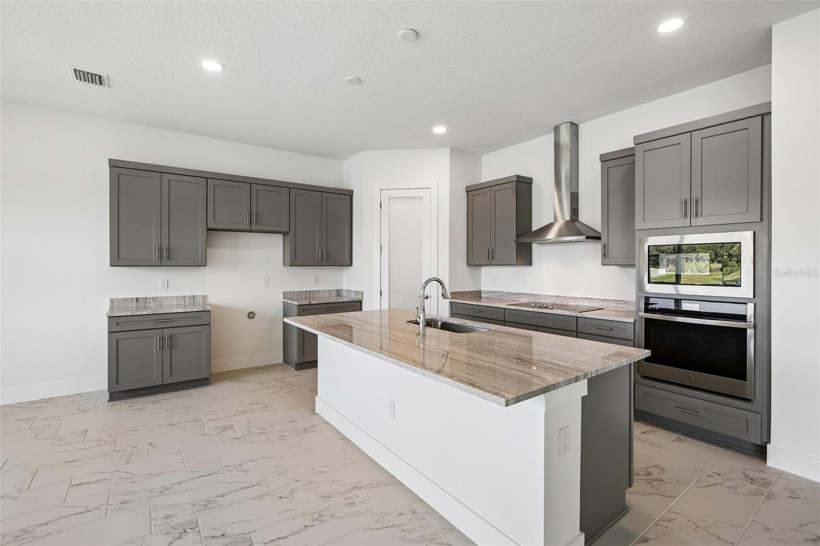 Single Family Residence at 8255 GOLDEN BEACH CT, PARRISH, photo 20 of 39