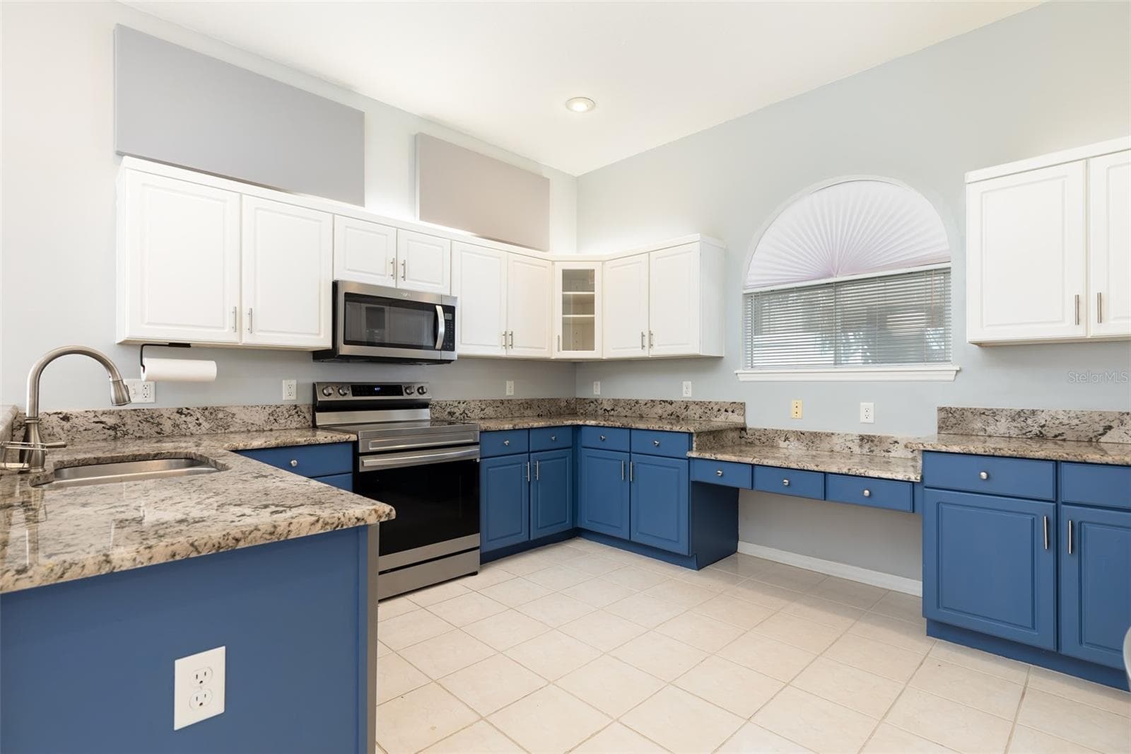 Kitchen view 1 - 1153 OAK TREE CIR, ALTAMONTE SPRINGS