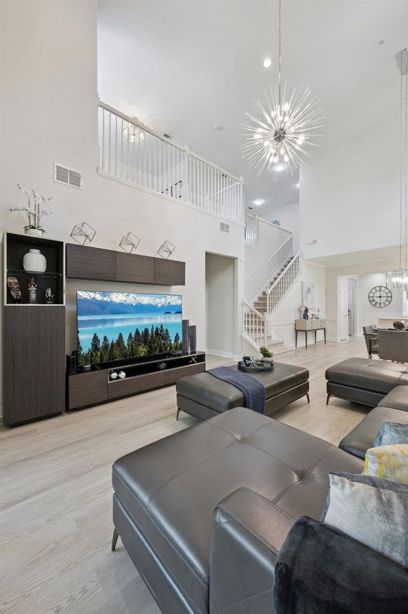 DRAMATIC HIGH CEILINGS! - 6349 MIRAMONTE DR #101, ORLANDO