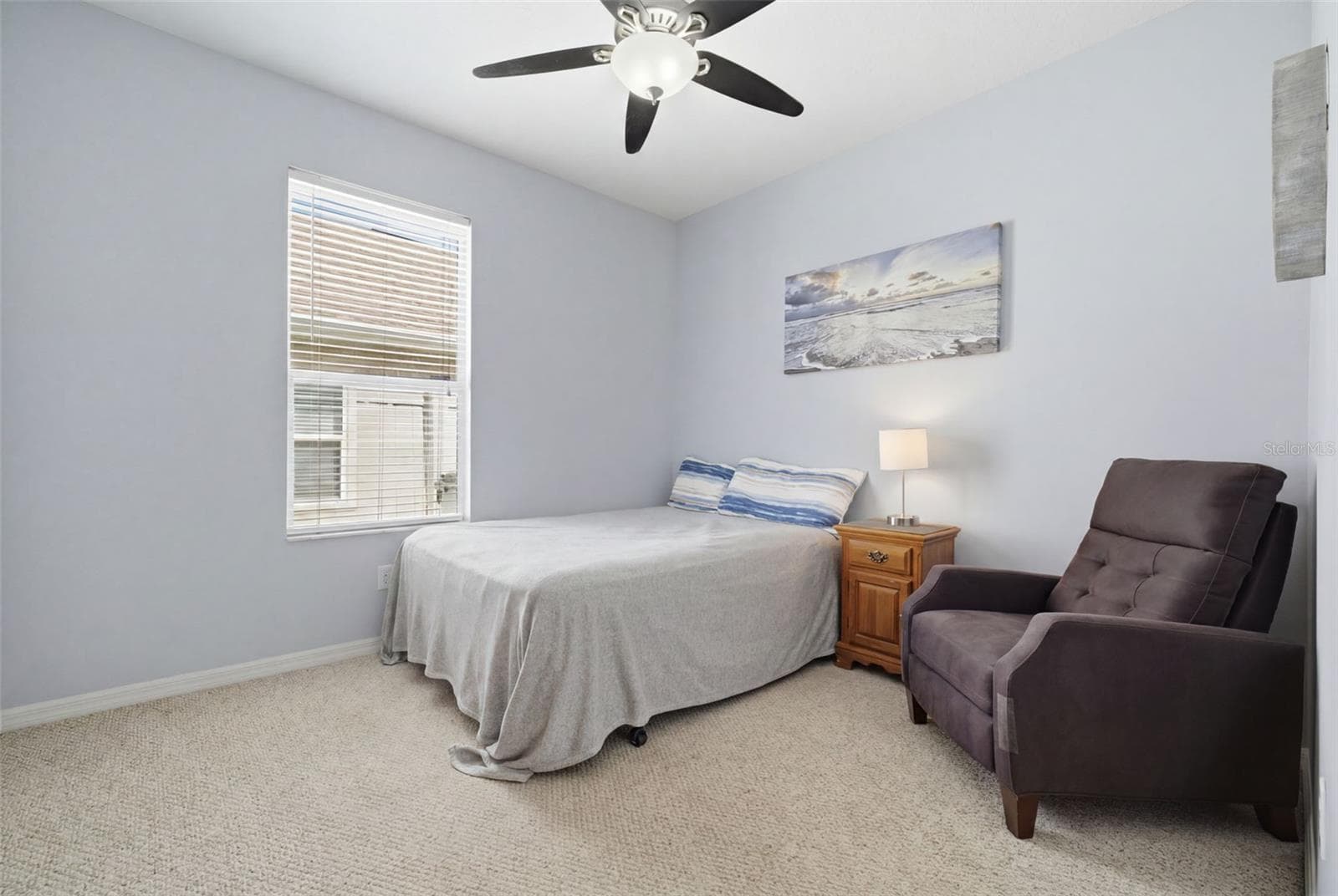 Guest bedroom with ensuite bath - 6846 PINE SPRINGS, WESLEY CHAPEL