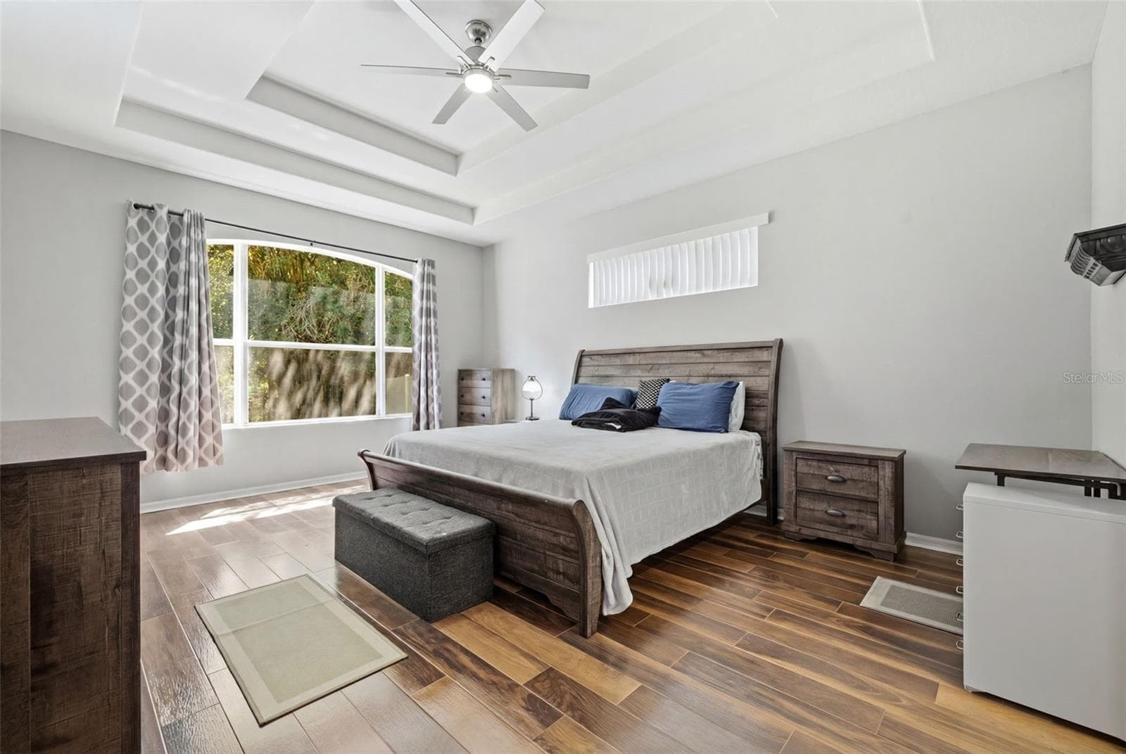 Spacious Primary bedroom overlooking backyard - 6846 PINE SPRINGS, WESLEY CHAPEL