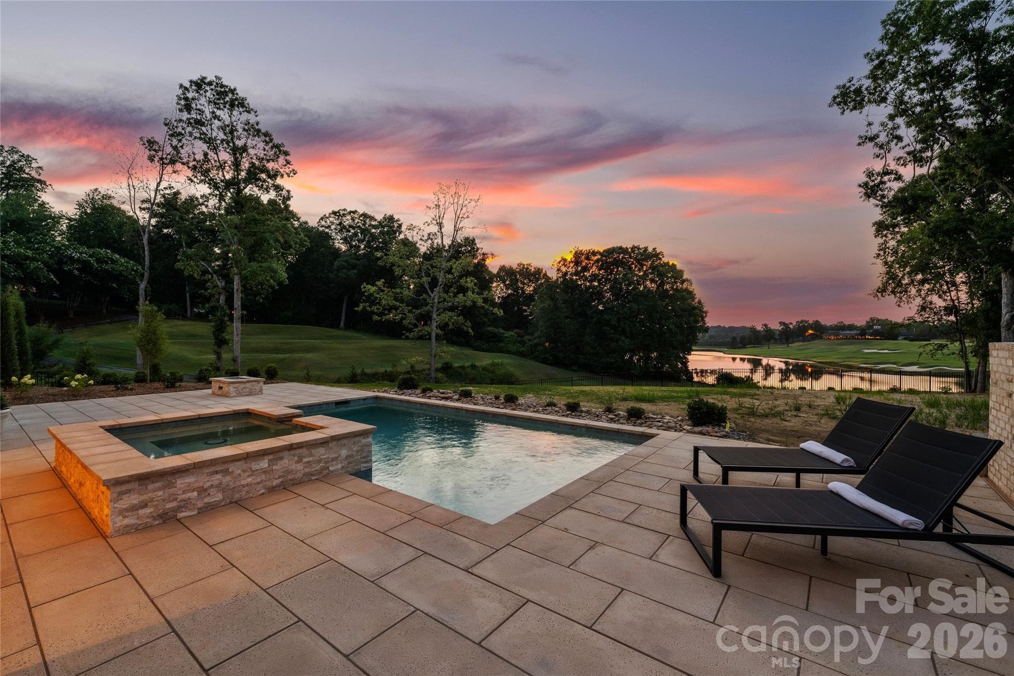 Single Family Residence at 4816 Kelly Woods Lane, Charlotte, photo 3 of 45
