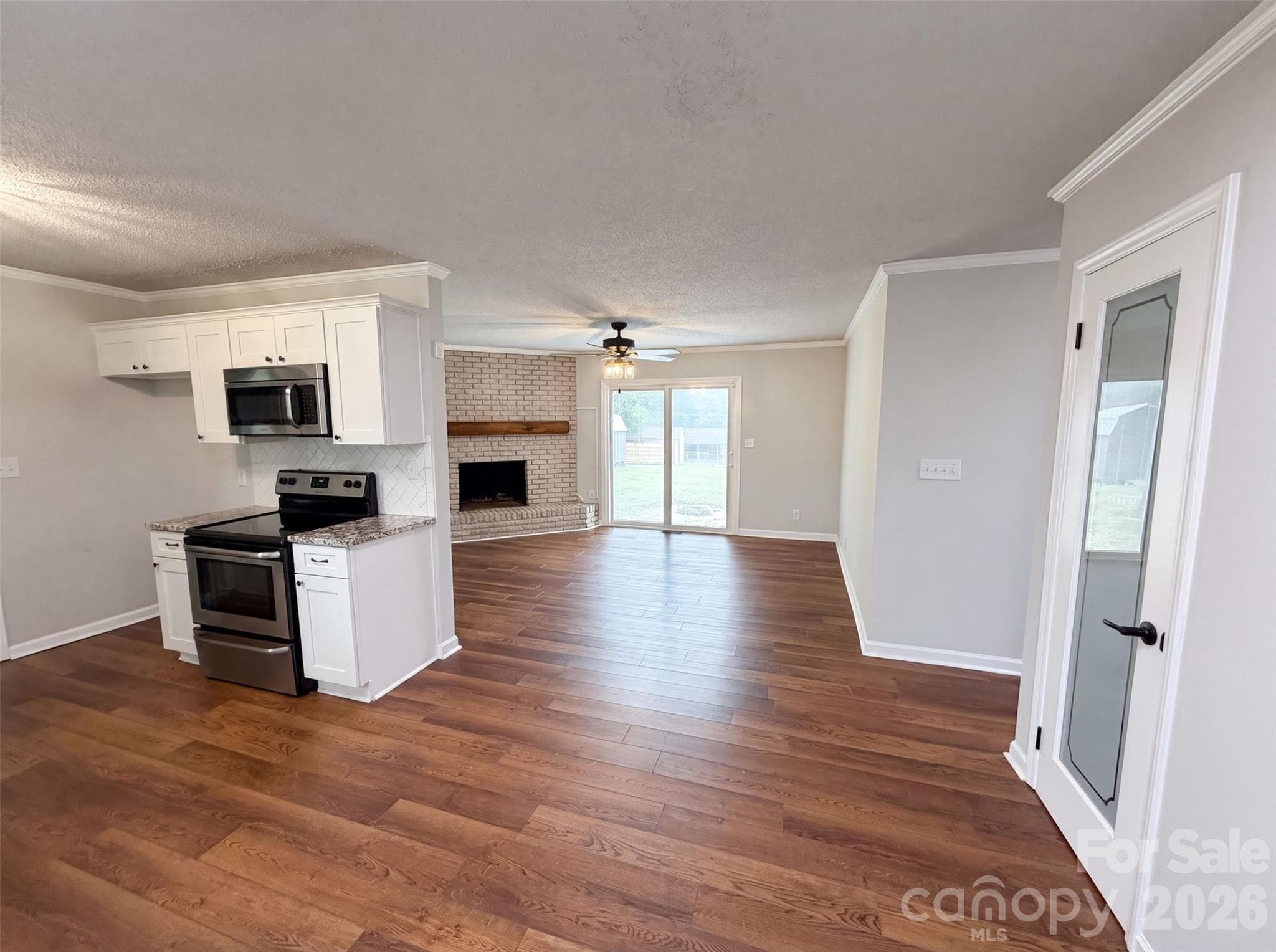 Staged Photo - 507 Texas Trail, Dallas