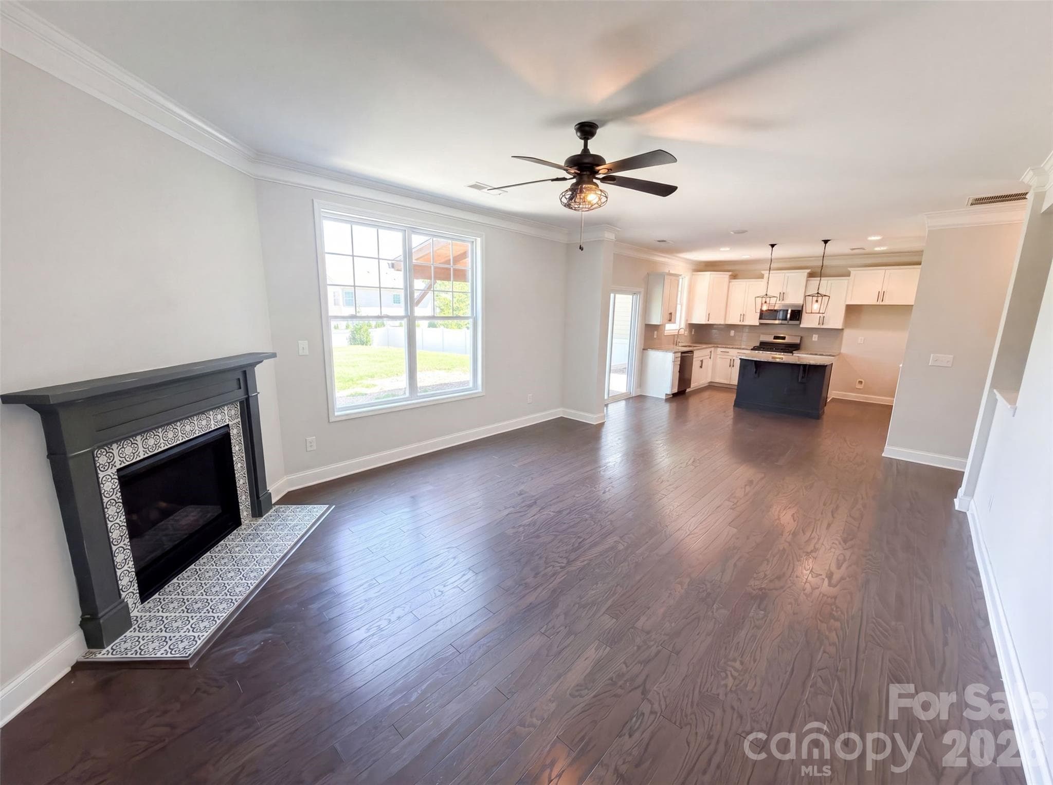 Single Family Residence at Lancaster, photo 3 of 16