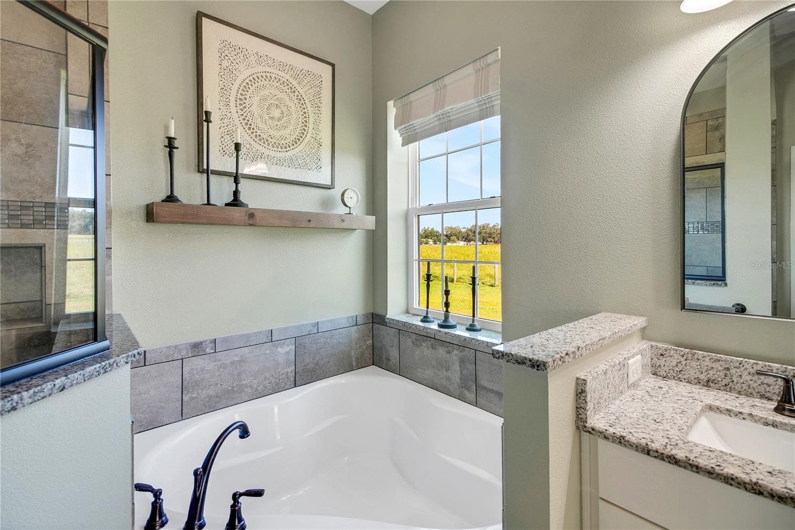 Tub in primary bathroom - 10757 COUNTY ROAD 223, OXFORD